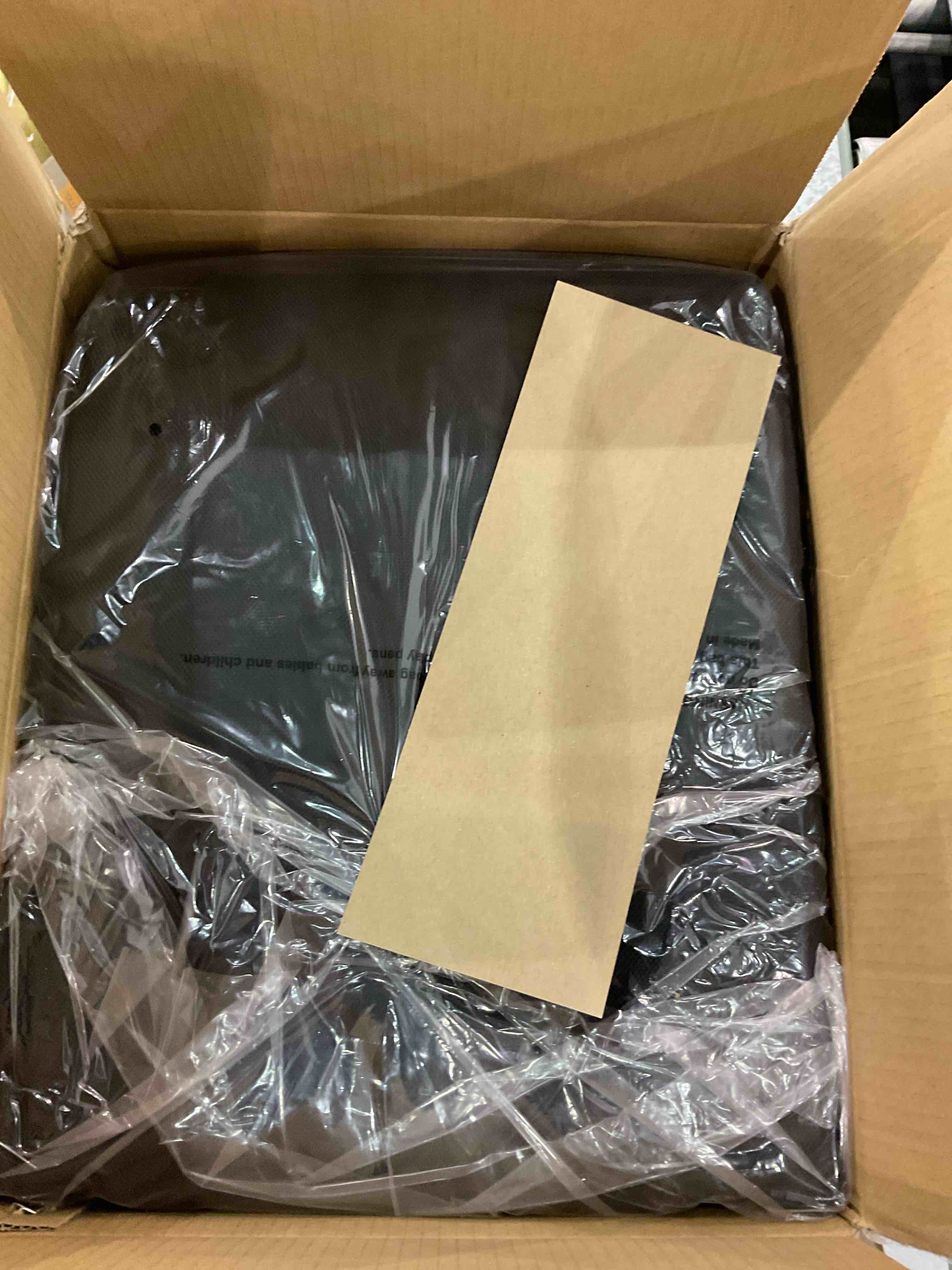 https://s3.amazonaws.com/lotting-images-prod/bidfta/EXS00822922_1700137725926.jpeg