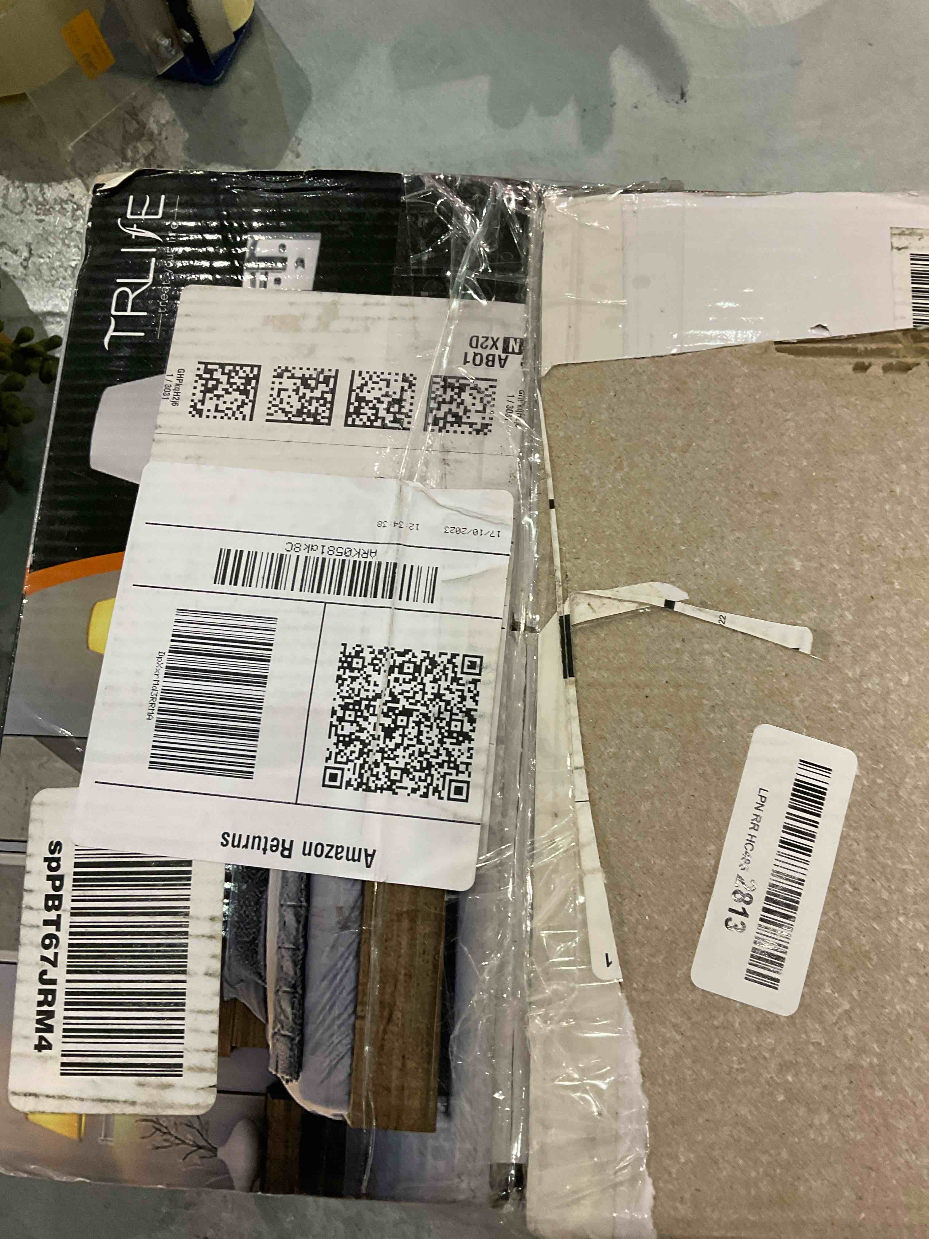 https://s3.amazonaws.com/lotting-images-prod/bidfta/EXS00822923_1700137872149.jpeg