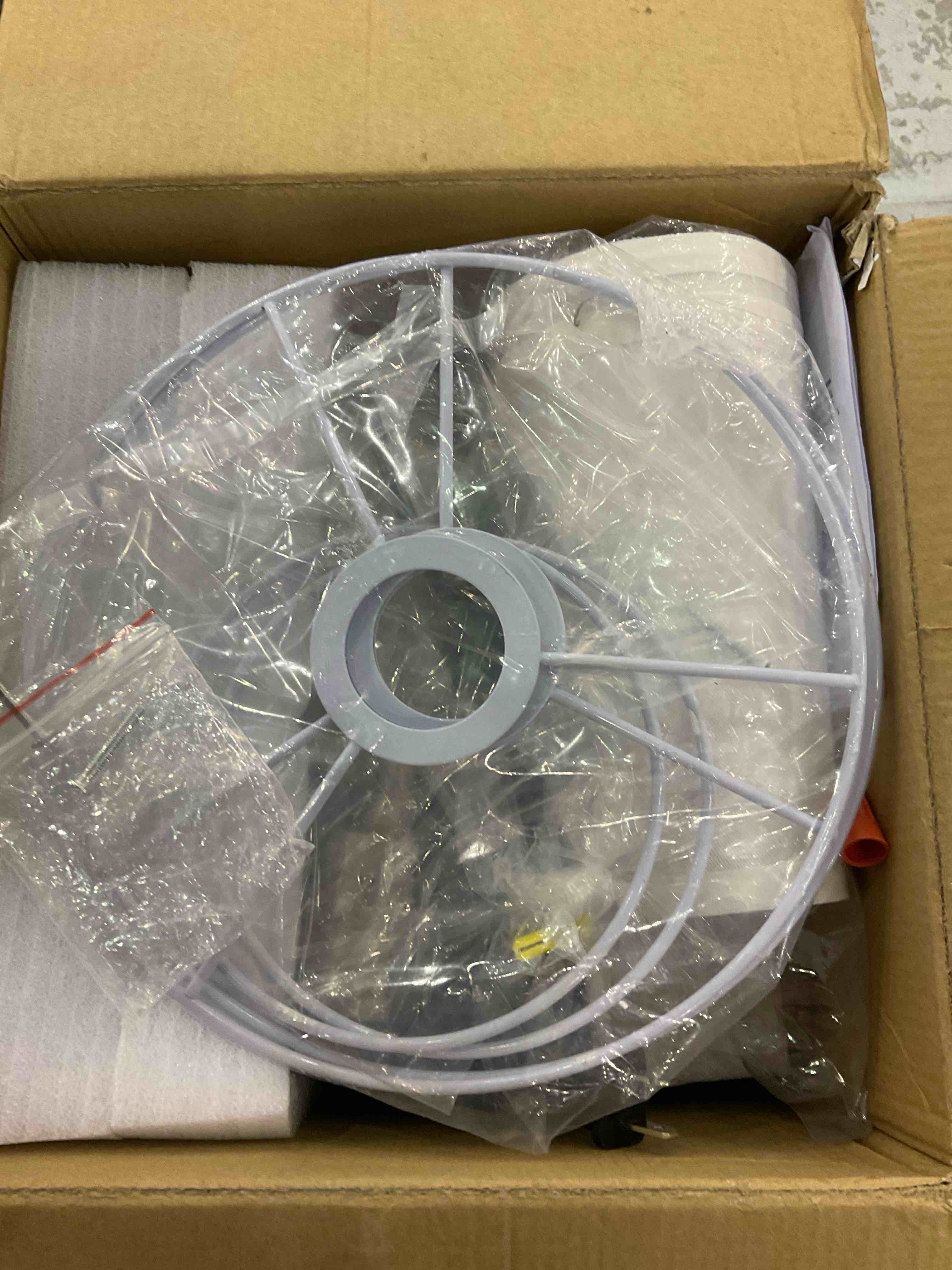https://s3.amazonaws.com/lotting-images-prod/bidfta/EXS00822923_1700137923281.jpeg