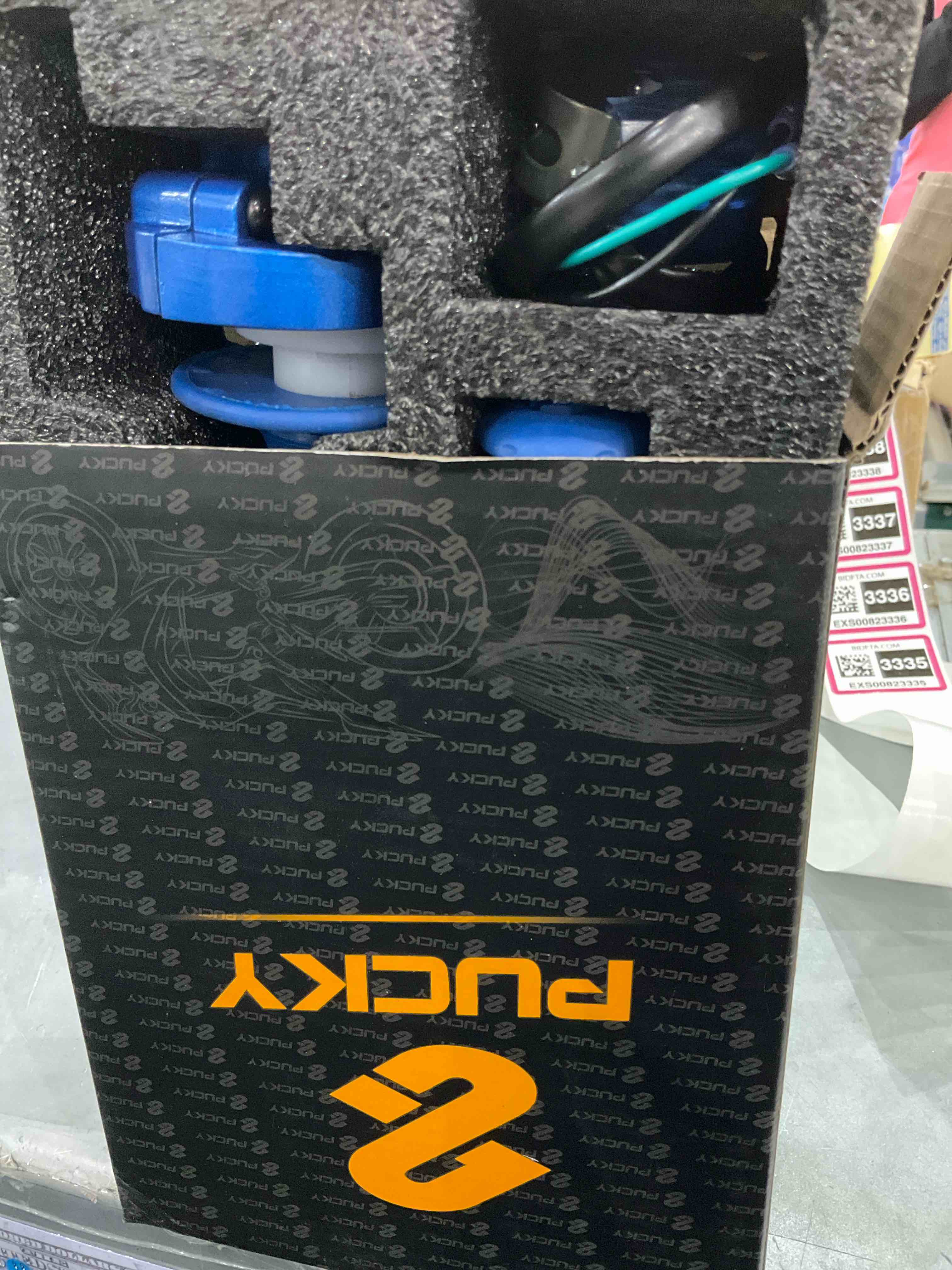 https://s3.amazonaws.com/lotting-images-prod/bidfta/EXS00823334_1700572827338.jpeg