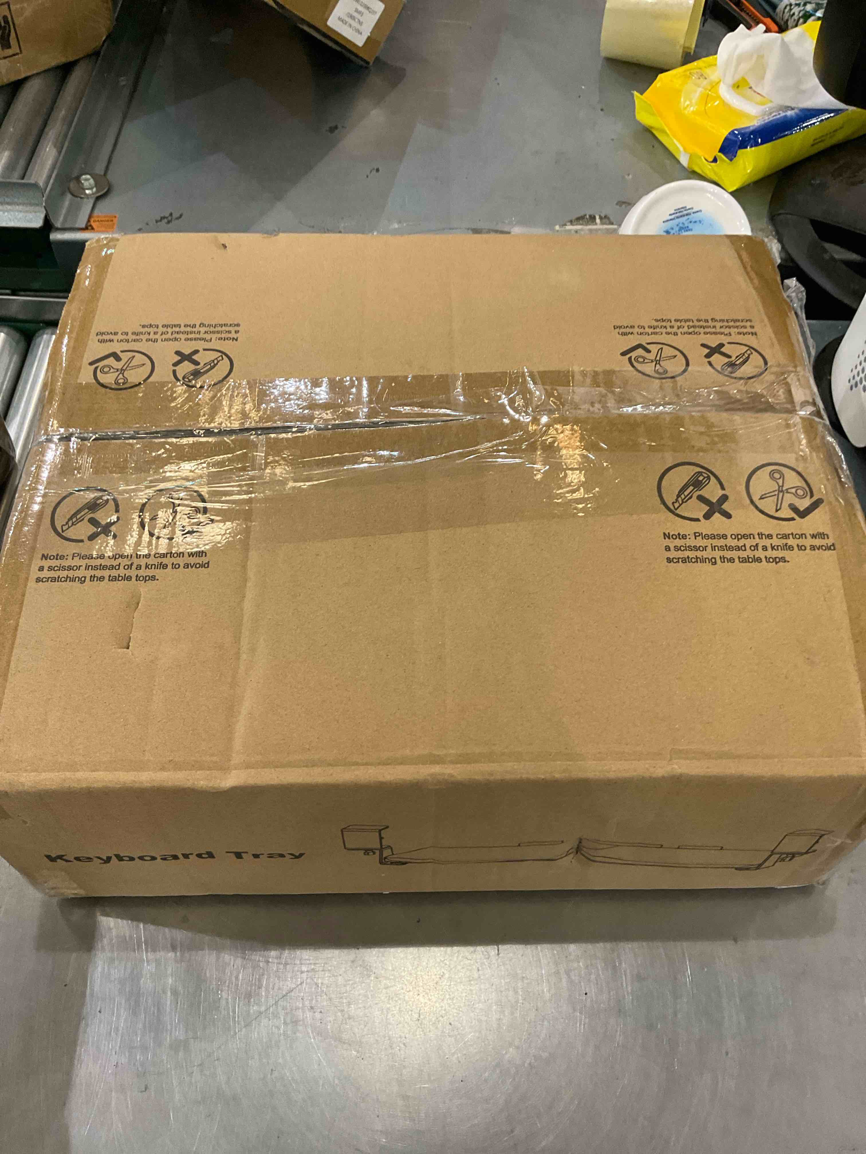 https://s3.amazonaws.com/lotting-images-prod/bidfta/EXS00824736_1699295950919.jpeg