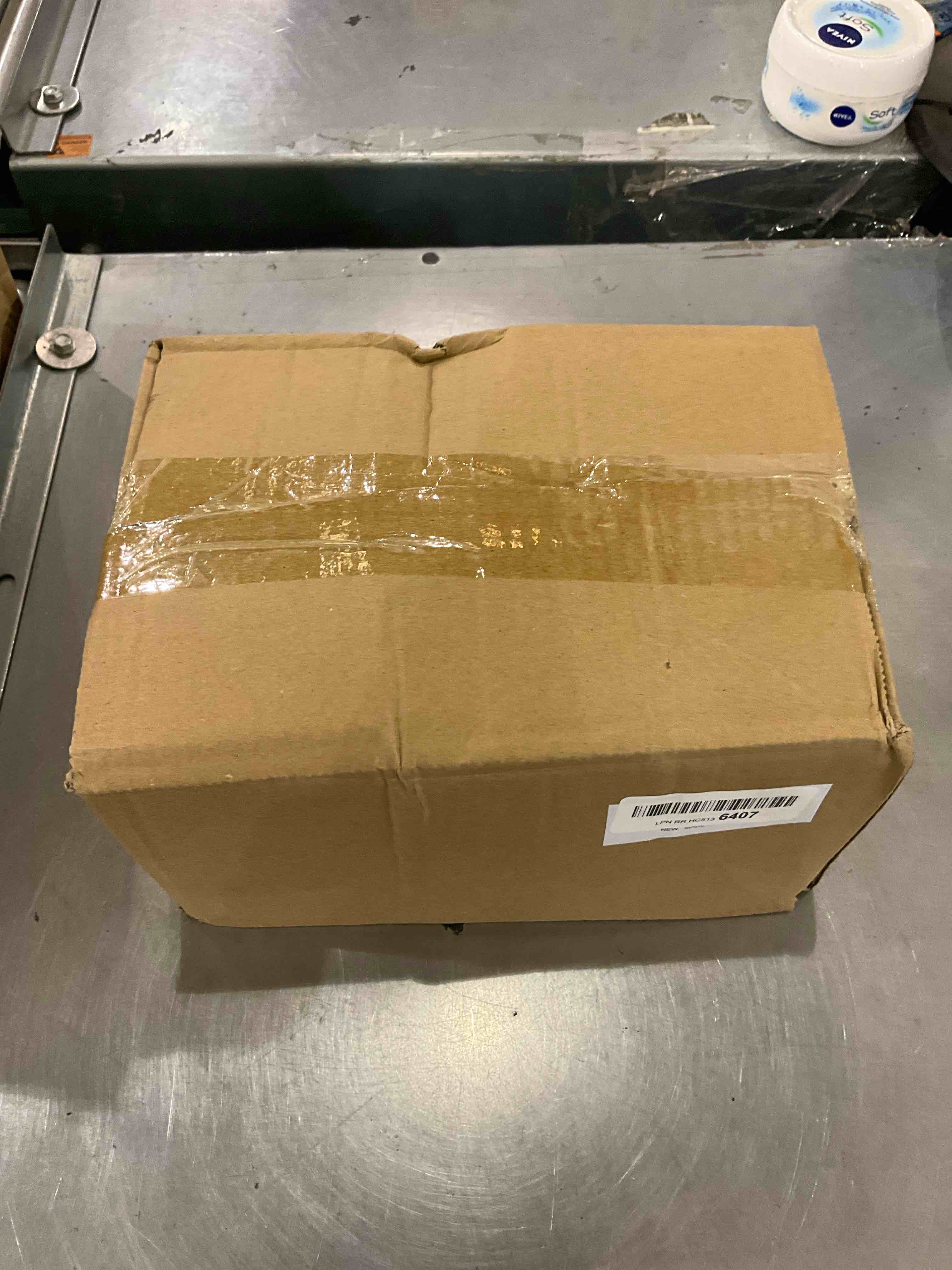 https://s3.amazonaws.com/lotting-images-prod/bidfta/EXS00824900_1699455735415.jpeg