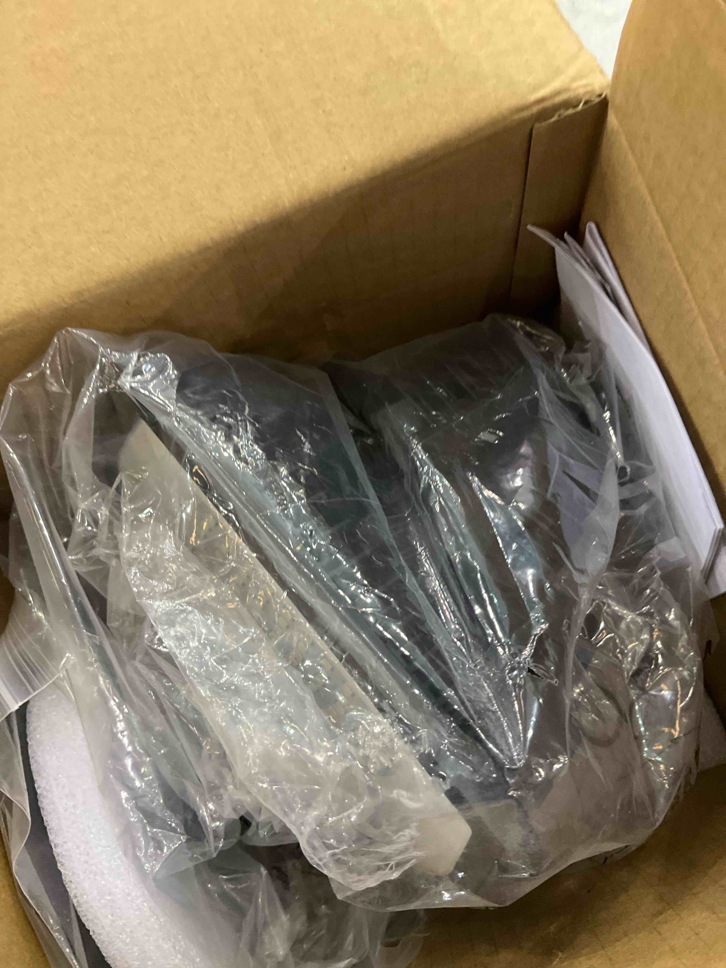 https://s3.amazonaws.com/lotting-images-prod/bidfta/EXS00825114_1699990976113.jpeg