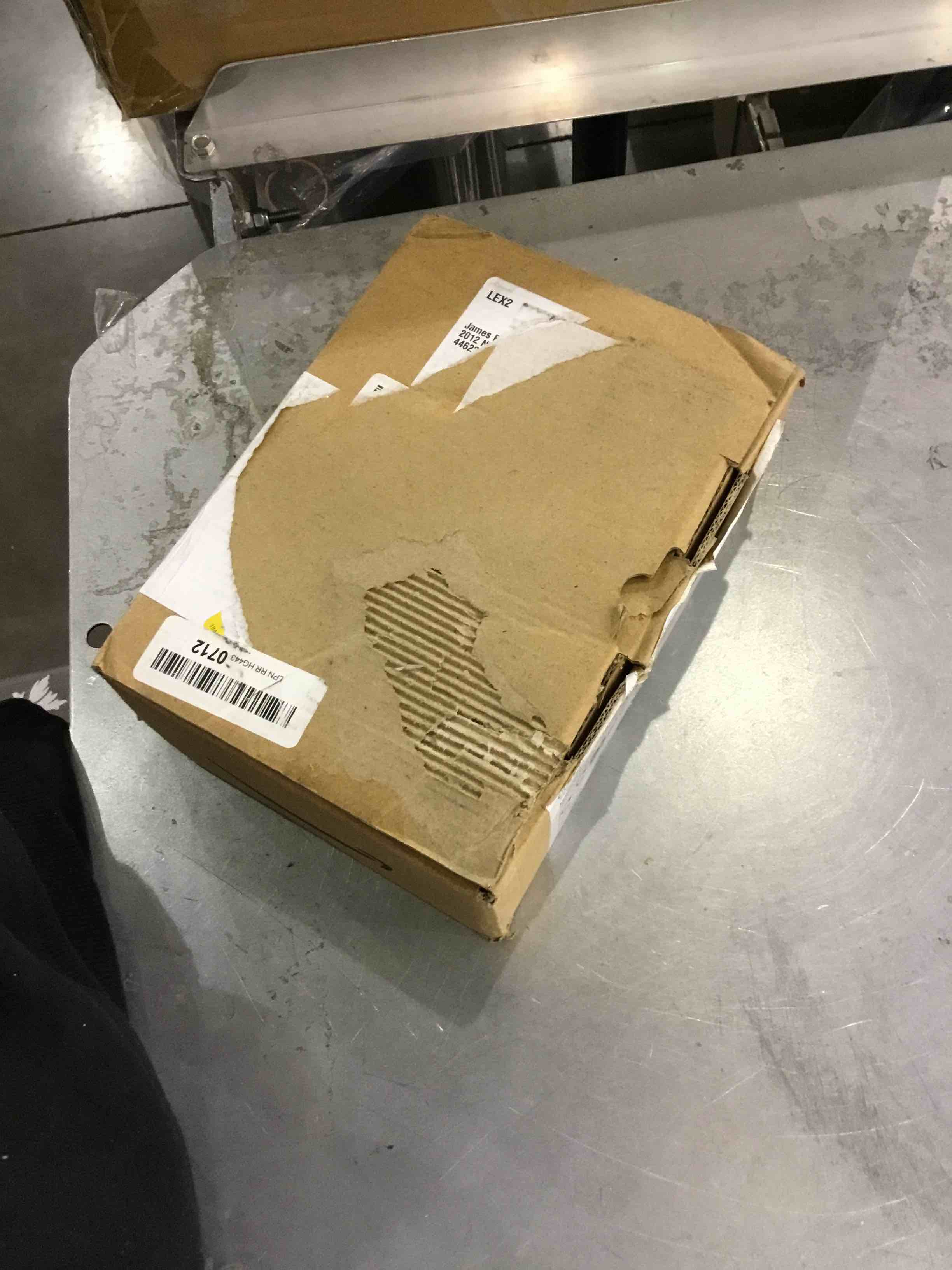 https://s3.amazonaws.com/lotting-images-prod/bidfta/EXS00825577_1699908915754.jpeg