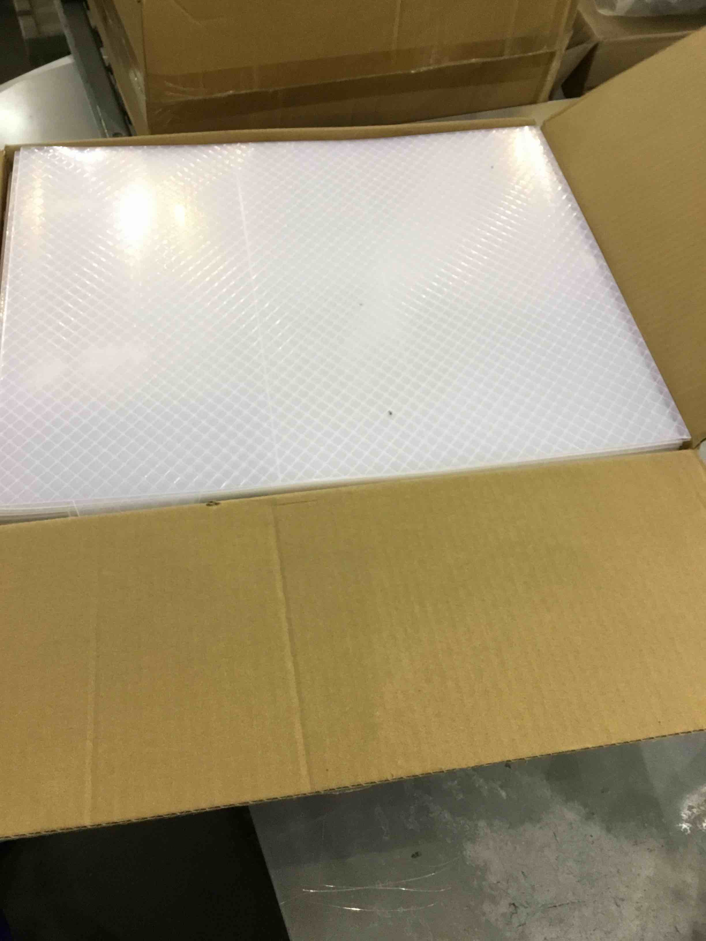 https://s3.amazonaws.com/lotting-images-prod/bidfta/EXS00825639_1699968907887.jpeg
