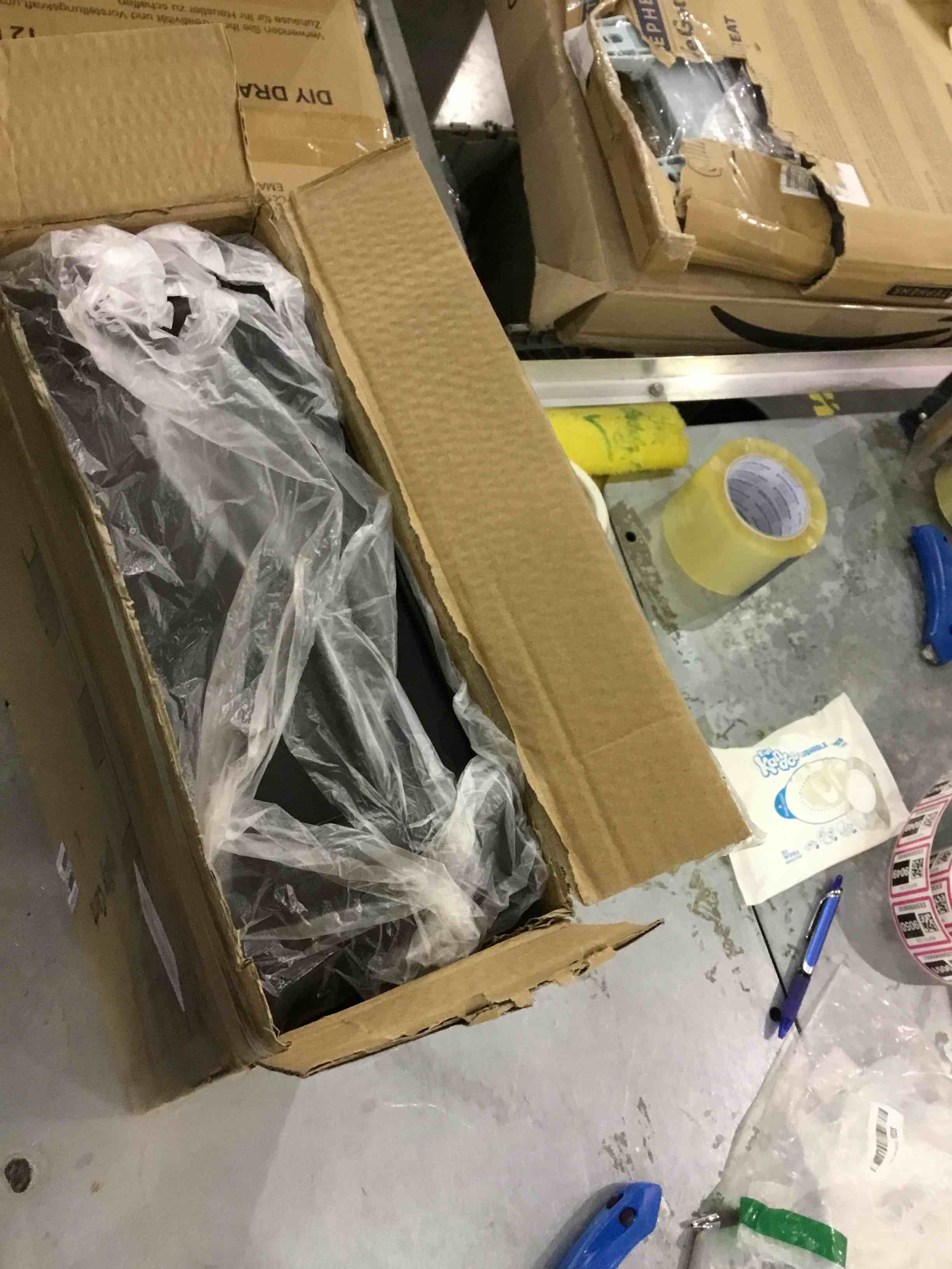 https://s3.amazonaws.com/lotting-images-prod/bidfta/EXS00825648_1699969295405.jpeg