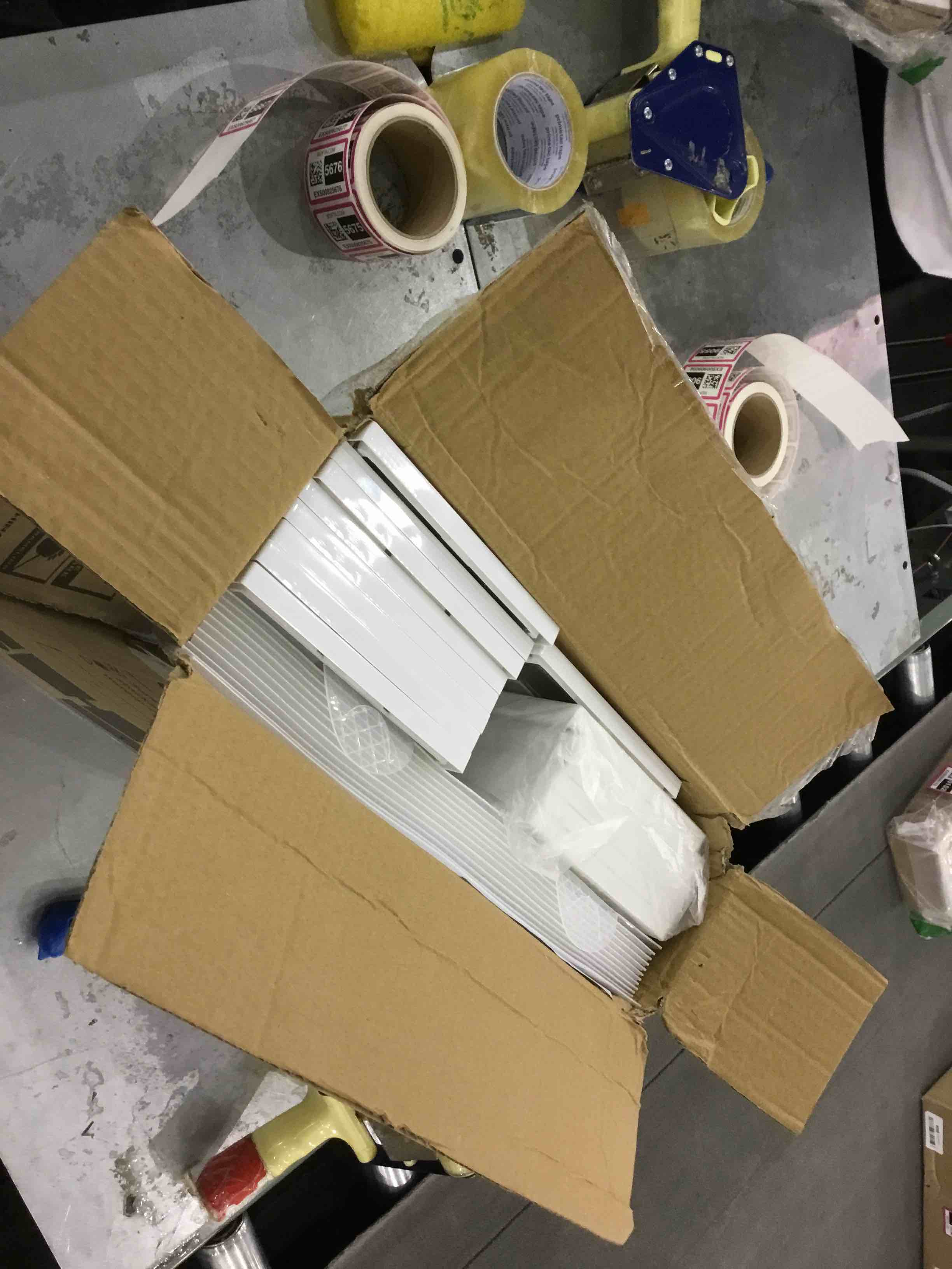 https://s3.amazonaws.com/lotting-images-prod/bidfta/EXS00825657_1699969998358.jpeg