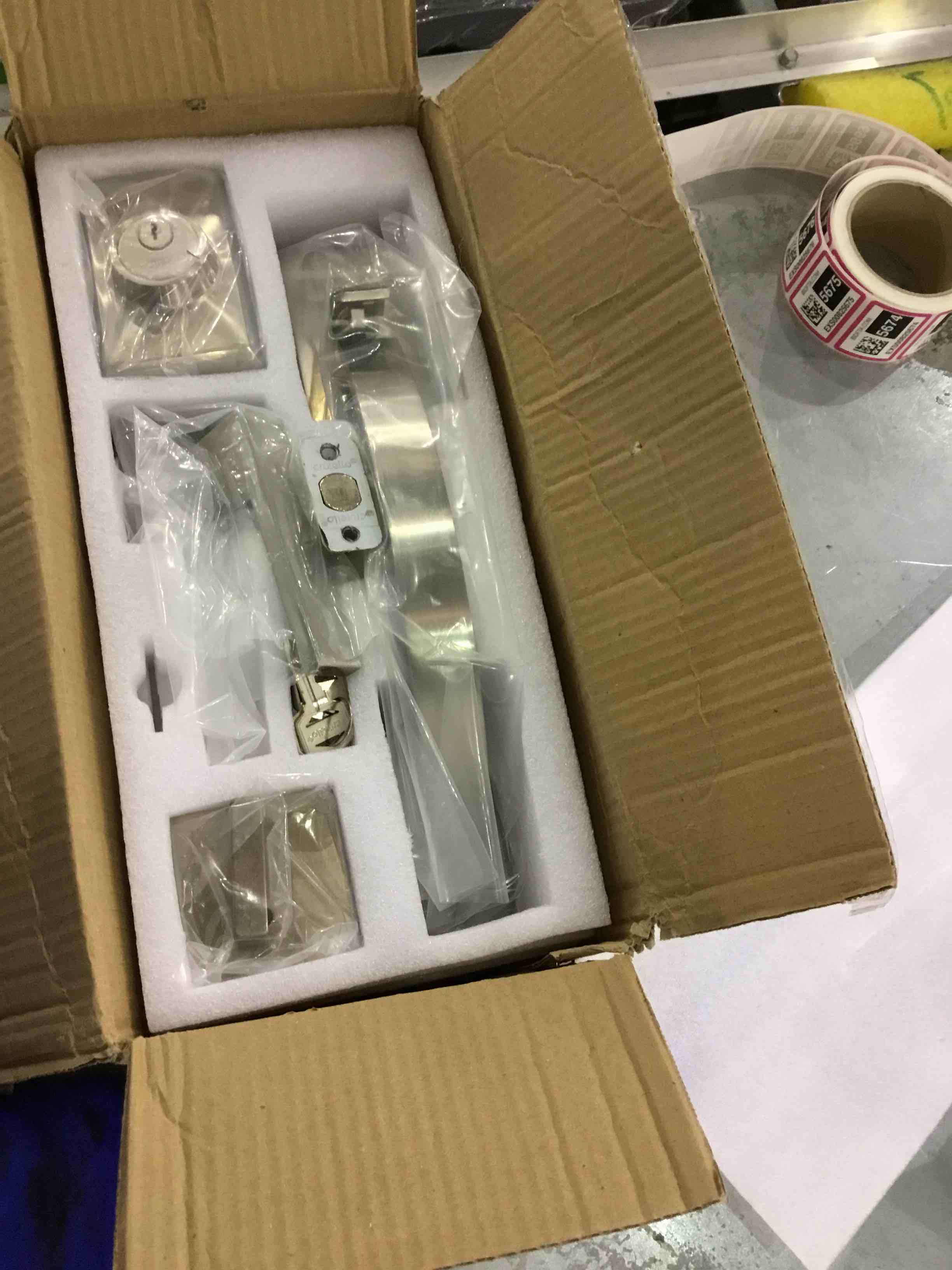 https://s3.amazonaws.com/lotting-images-prod/bidfta/EXS00825660_1699971877035.jpeg