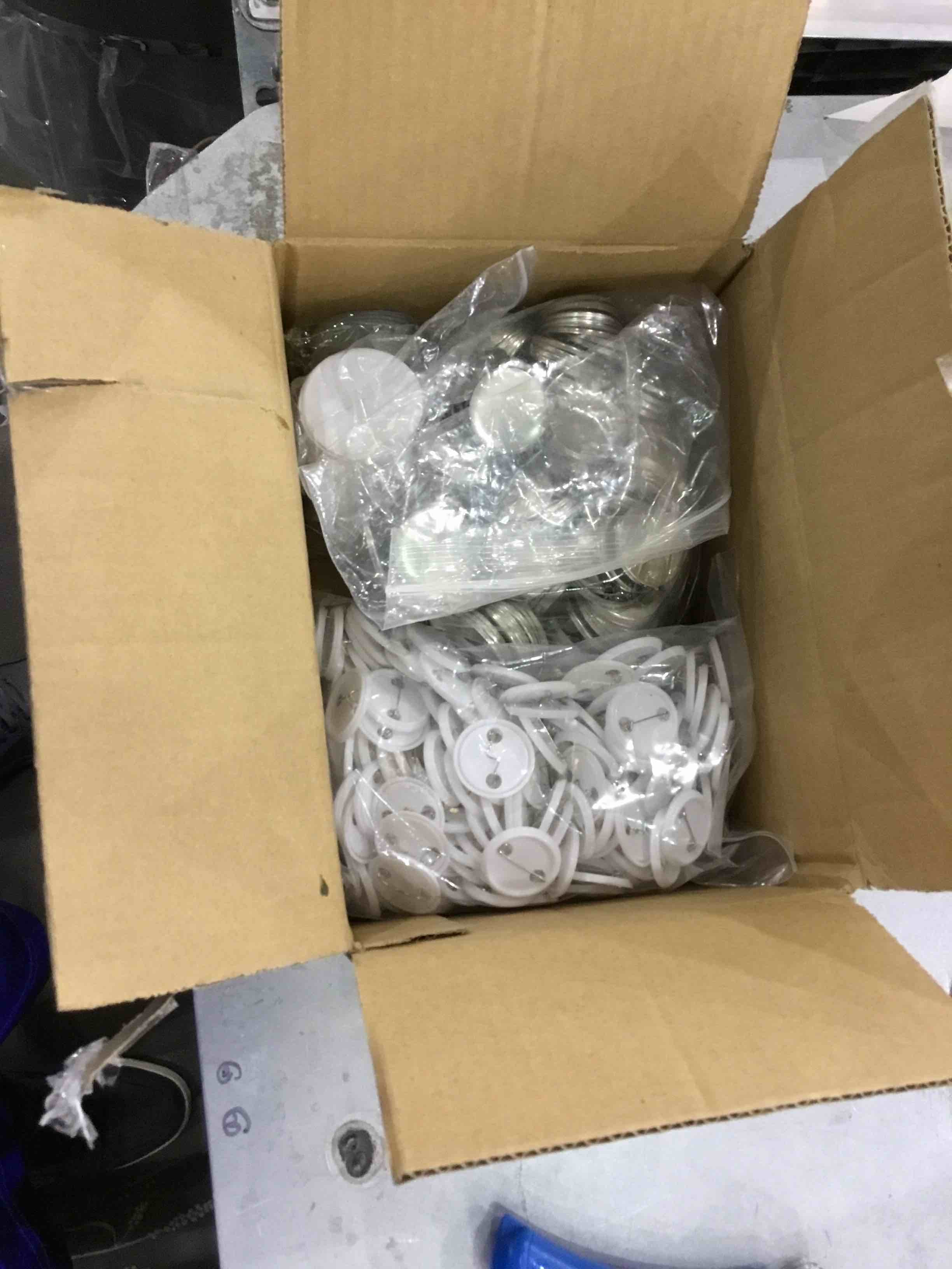 https://s3.amazonaws.com/lotting-images-prod/bidfta/EXS00825666_1699972251507.jpeg