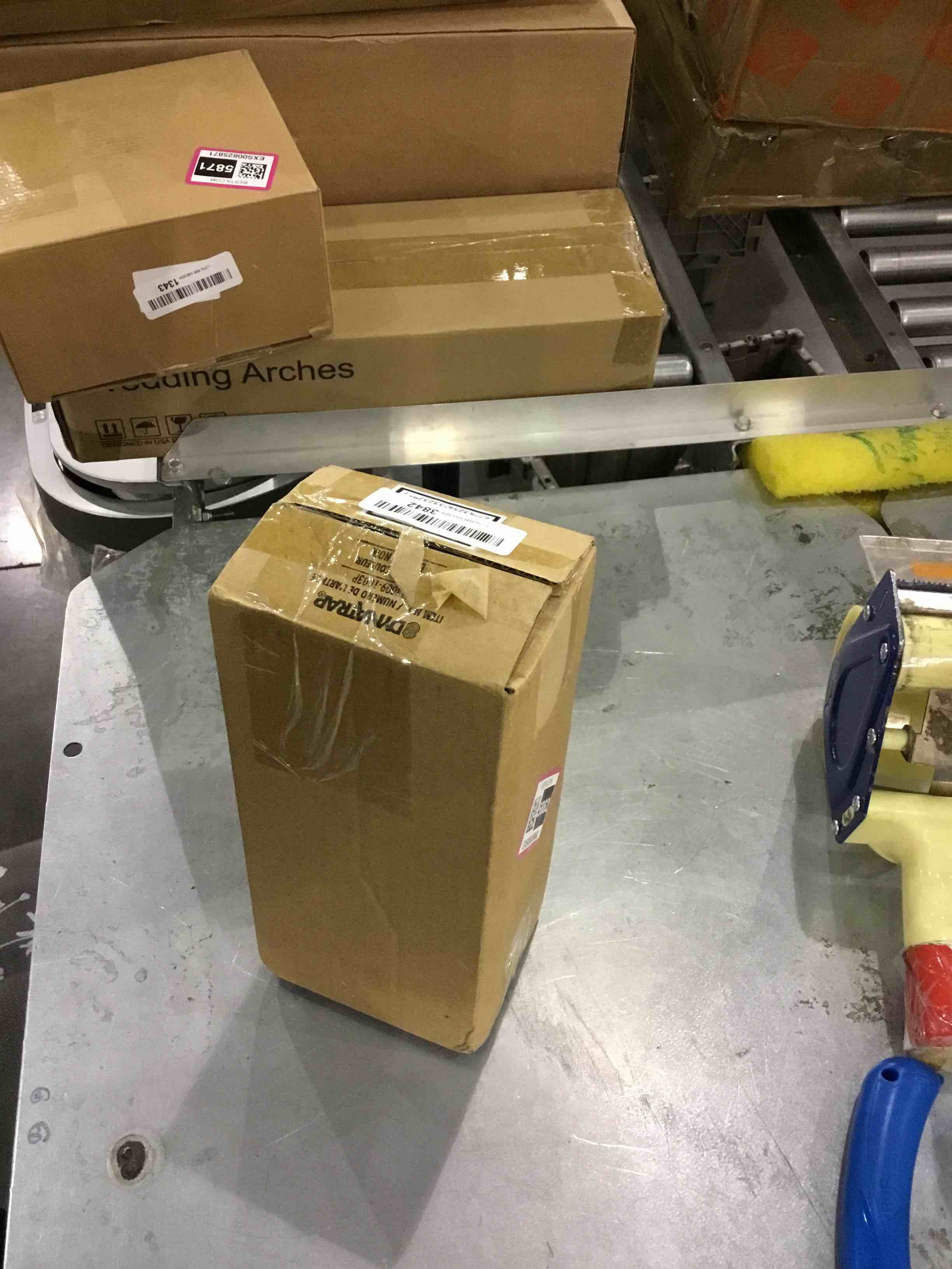 https://s3.amazonaws.com/lotting-images-prod/bidfta/EXS00825882_1700051289232.jpeg