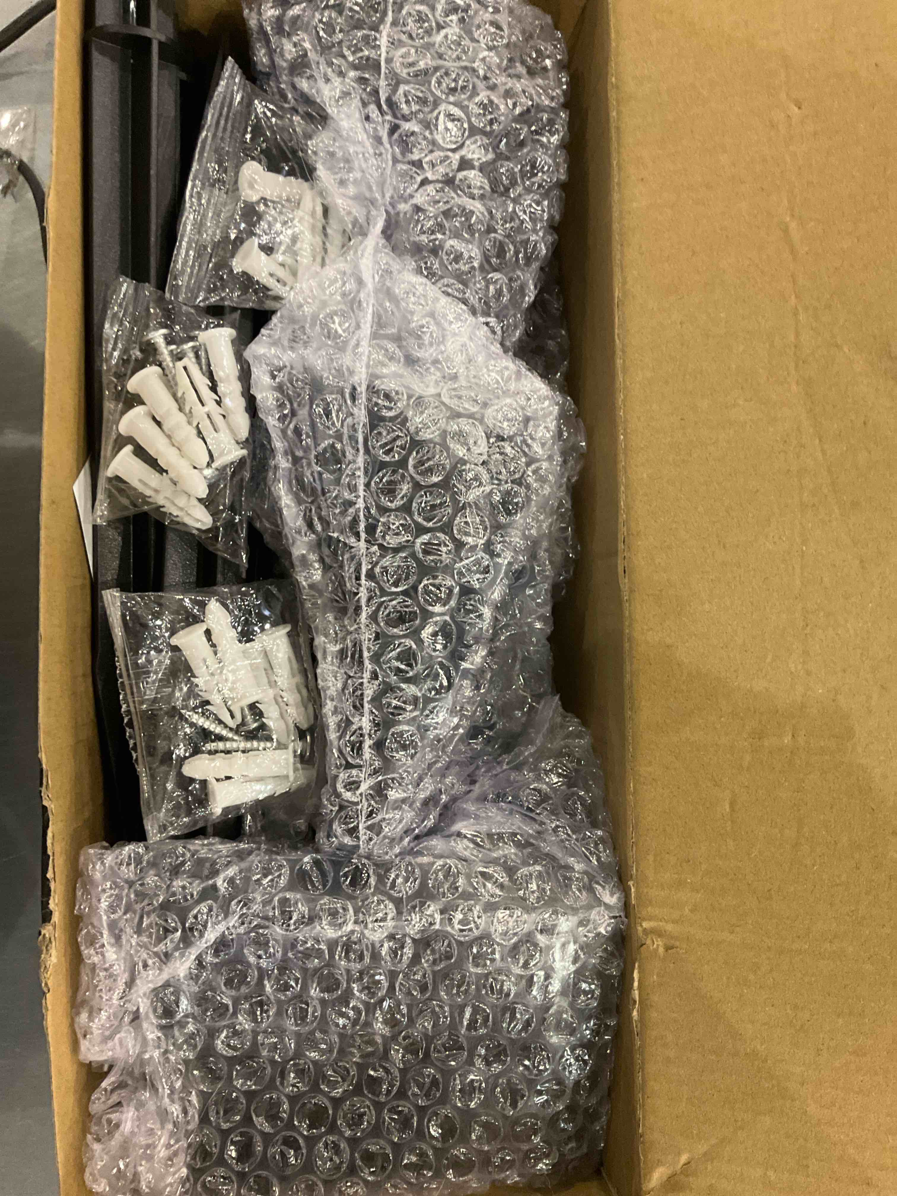 https://s3.amazonaws.com/lotting-images-prod/bidfta/EXS00826484_1700140411413.jpeg