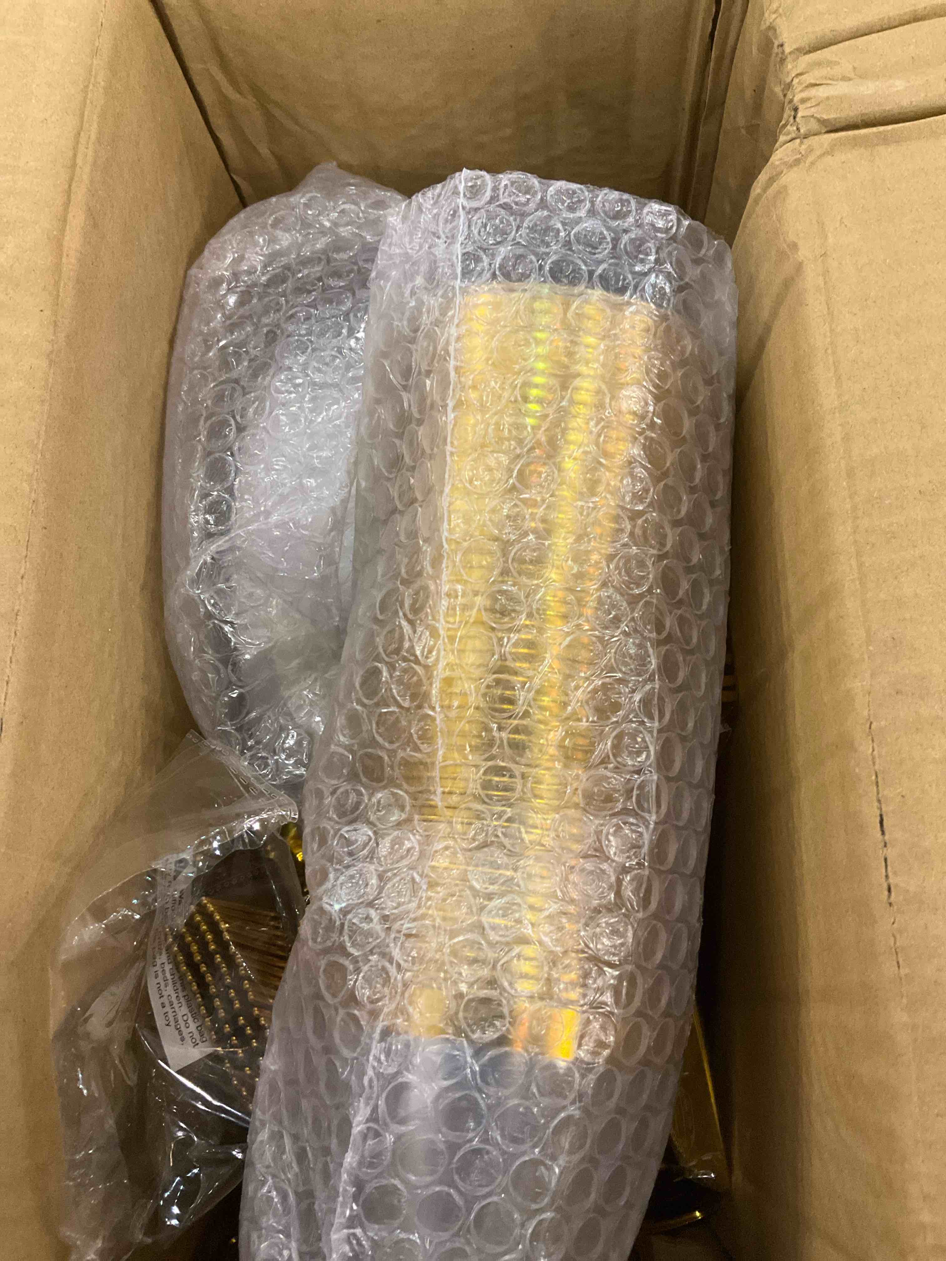 https://s3.amazonaws.com/lotting-images-prod/bidfta/EXS00826577_1699979393669.jpeg
