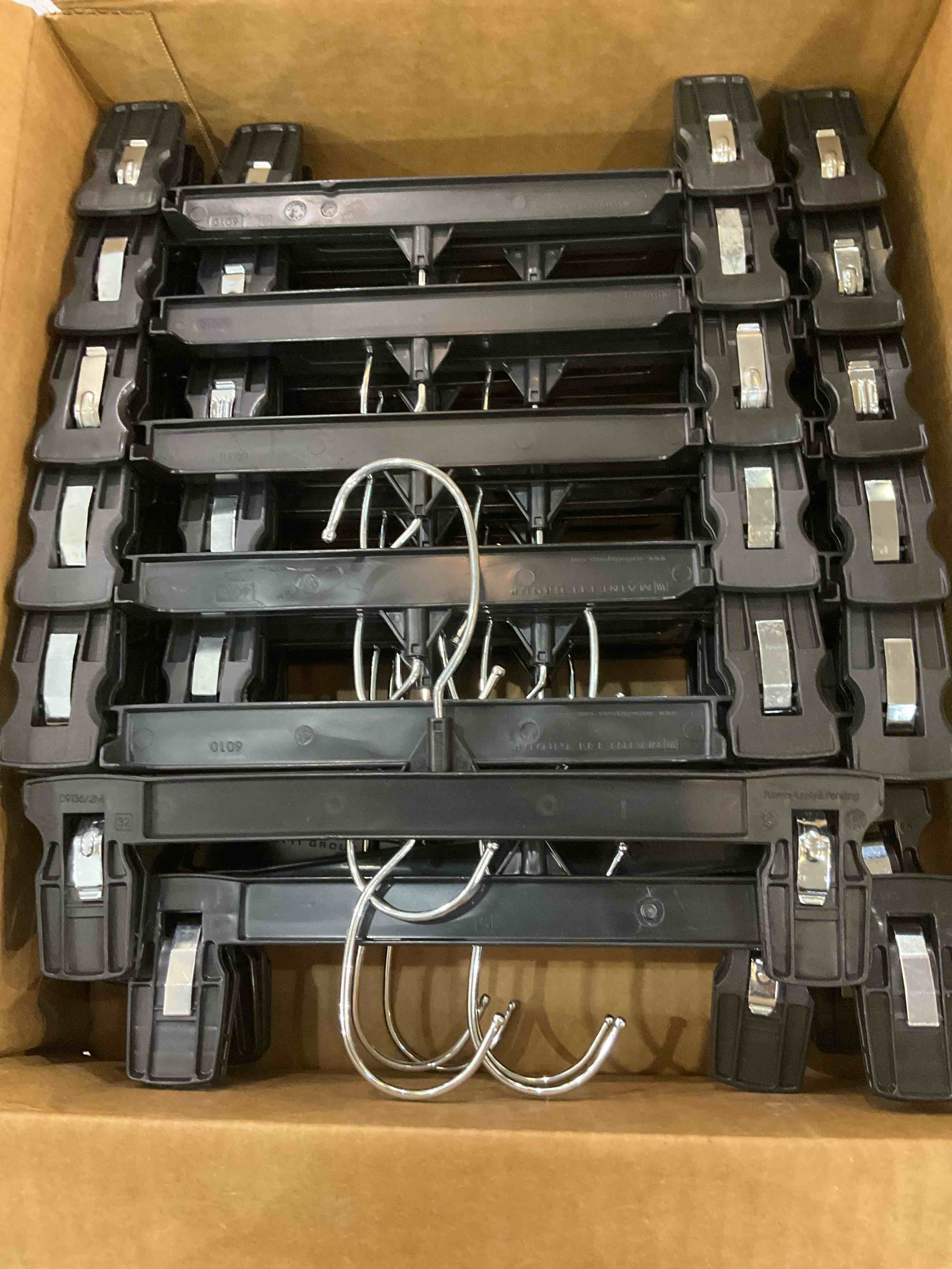 https://s3.amazonaws.com/lotting-images-prod/bidfta/EXS00826813_1700070596423.jpeg