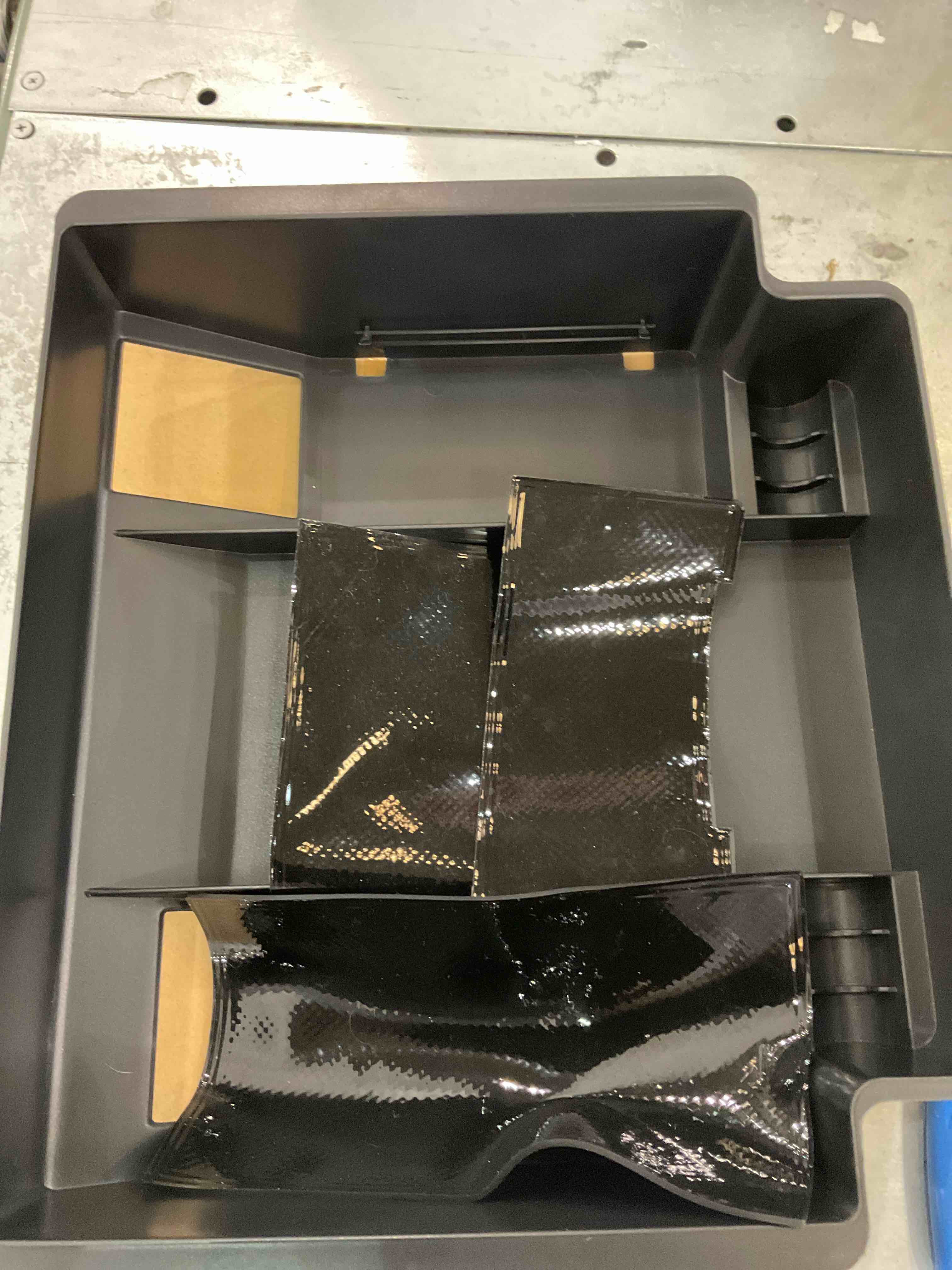 https://s3.amazonaws.com/lotting-images-prod/bidfta/EXS00826982_1700149527854.jpeg