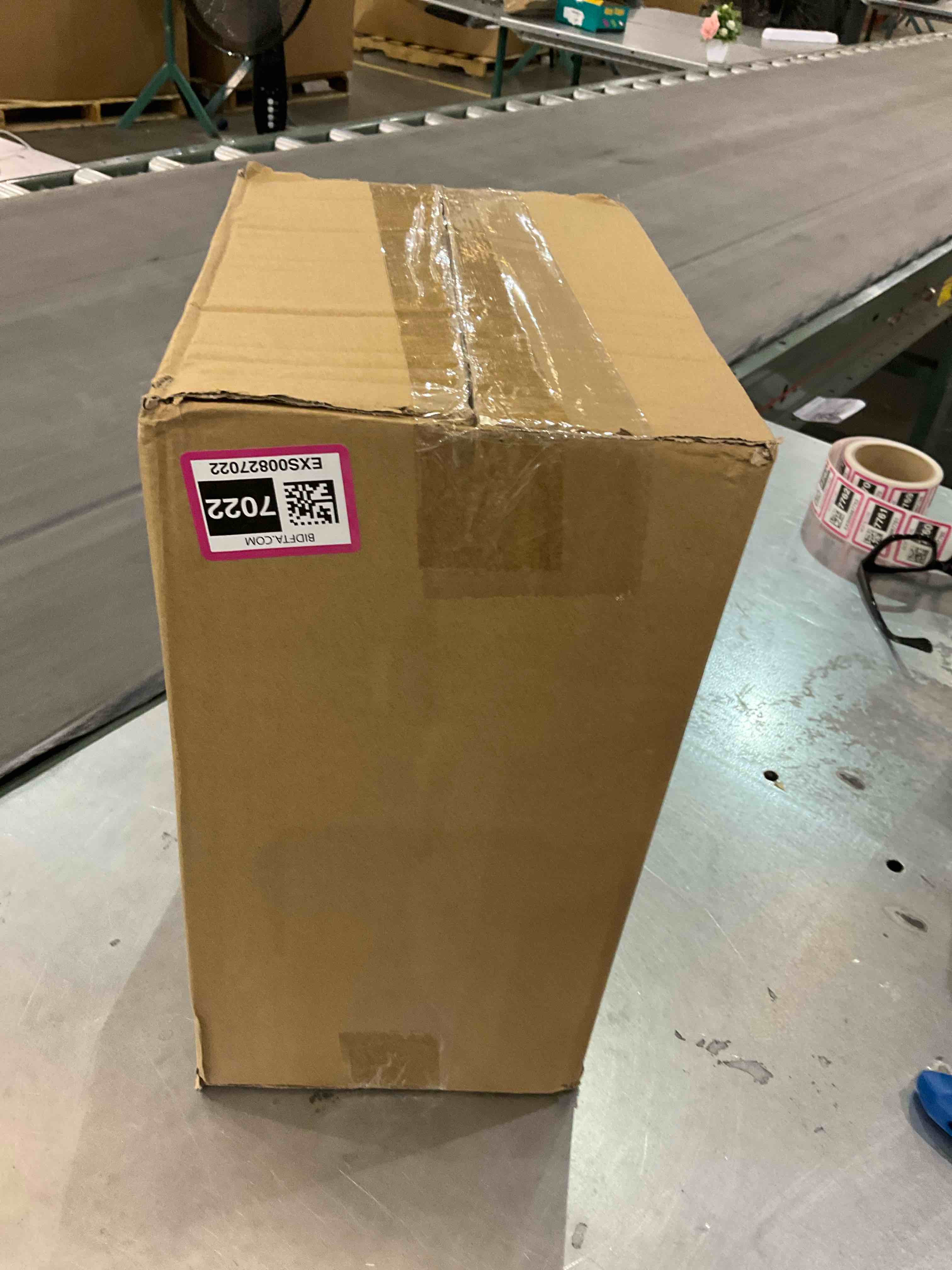 https://s3.amazonaws.com/lotting-images-prod/bidfta/EXS00827022_1699474742942.jpeg