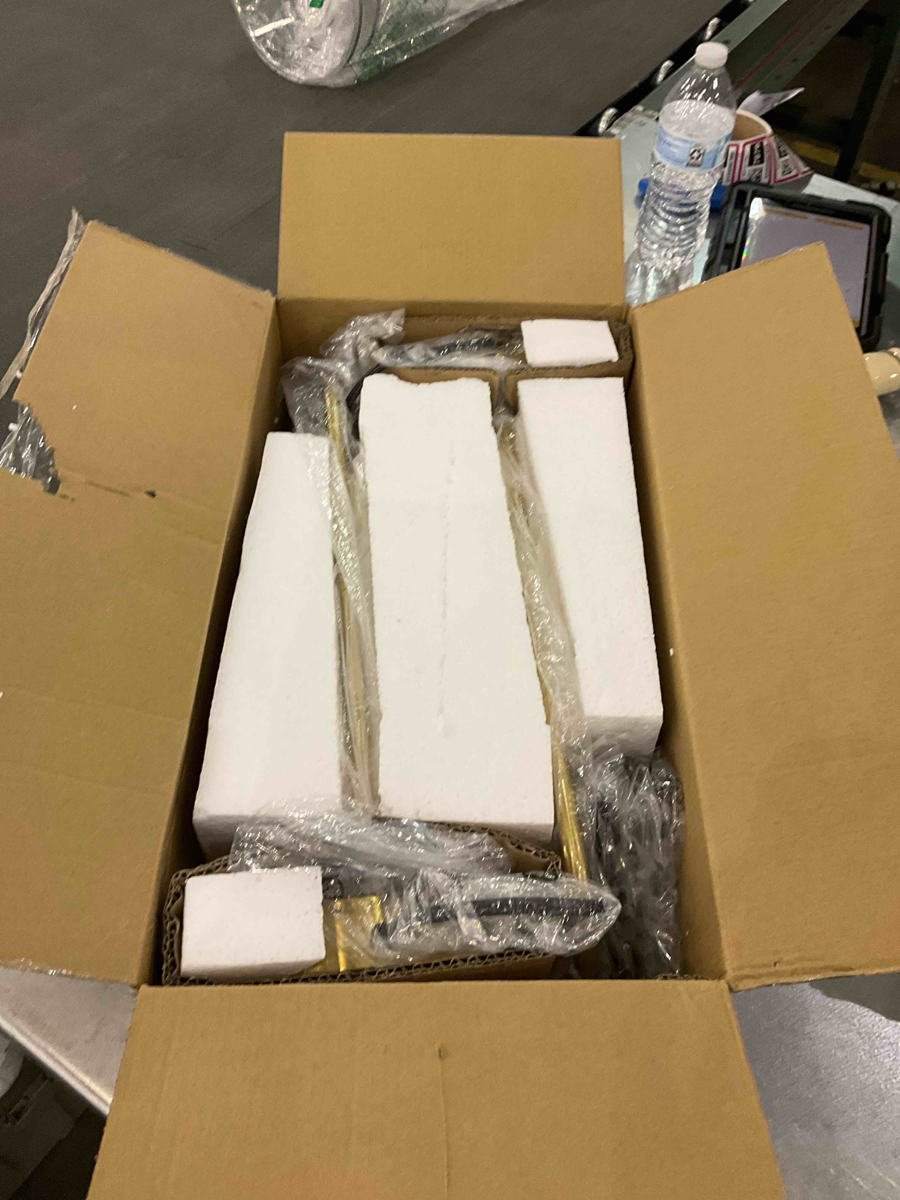 https://s3.amazonaws.com/lotting-images-prod/bidfta/EXS00827180_1699547496583.jpeg