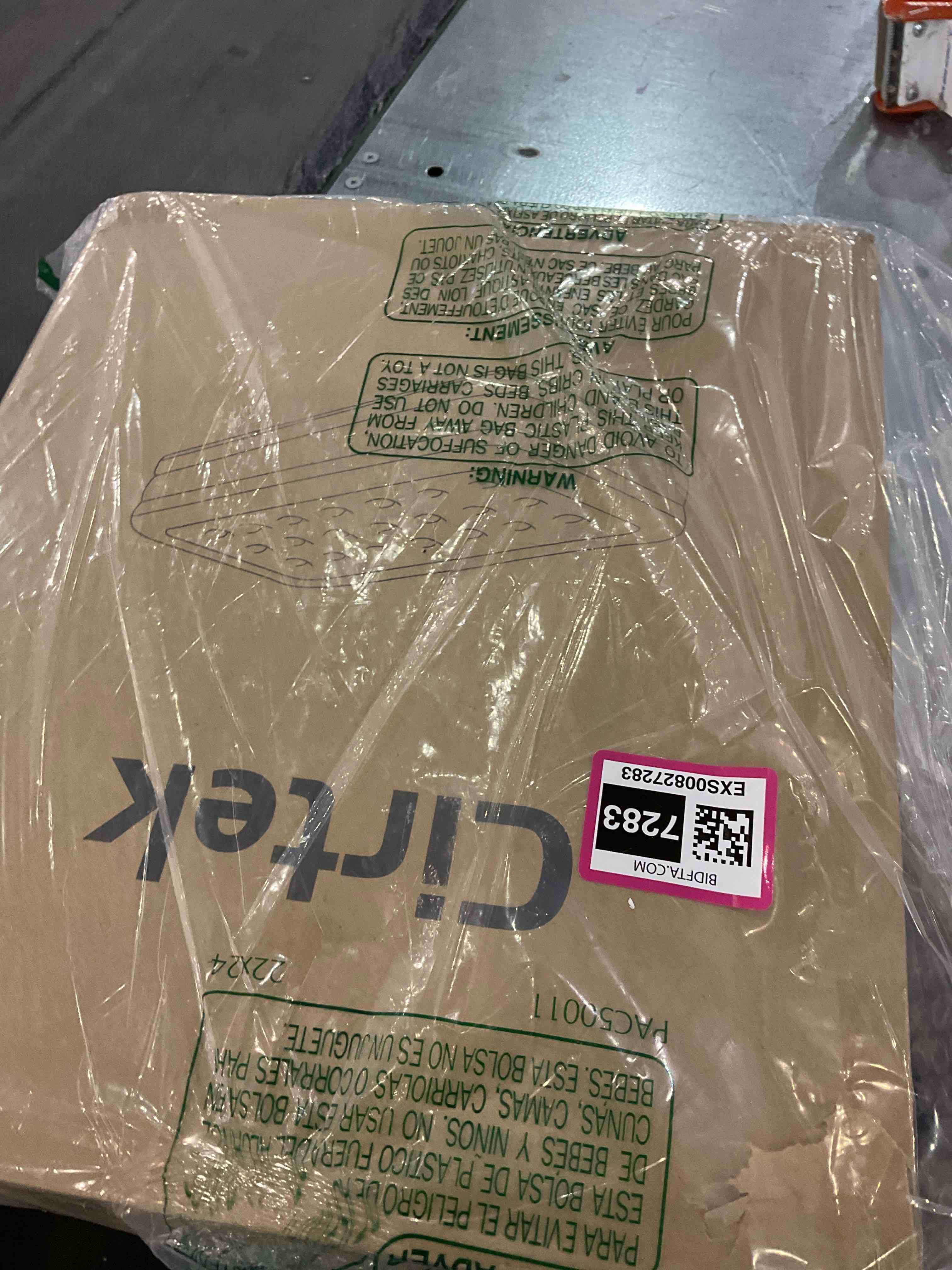 https://s3.amazonaws.com/lotting-images-prod/bidfta/EXS00827283_1699560667675.jpeg