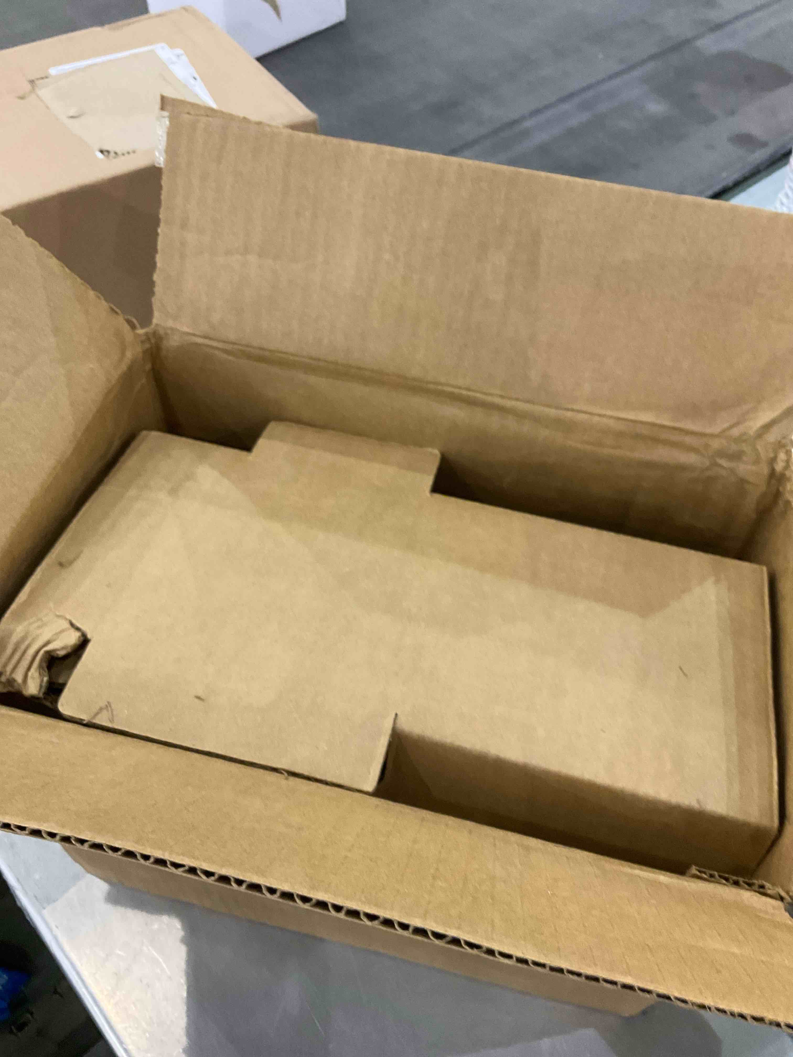 https://s3.amazonaws.com/lotting-images-prod/bidfta/EXS00827295_1699619872509.jpeg