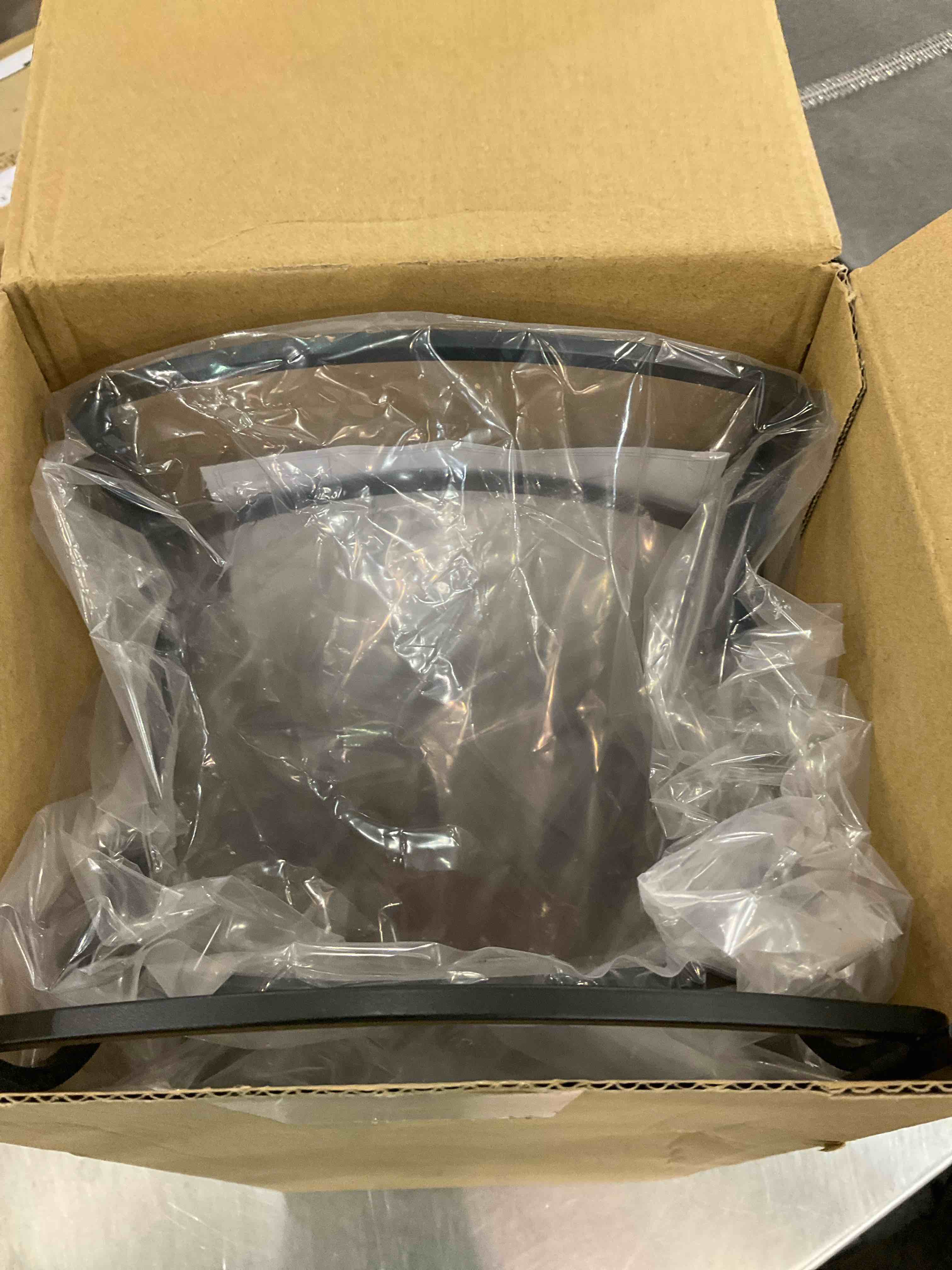 https://s3.amazonaws.com/lotting-images-prod/bidfta/EXS00827509_1699381892949.jpeg