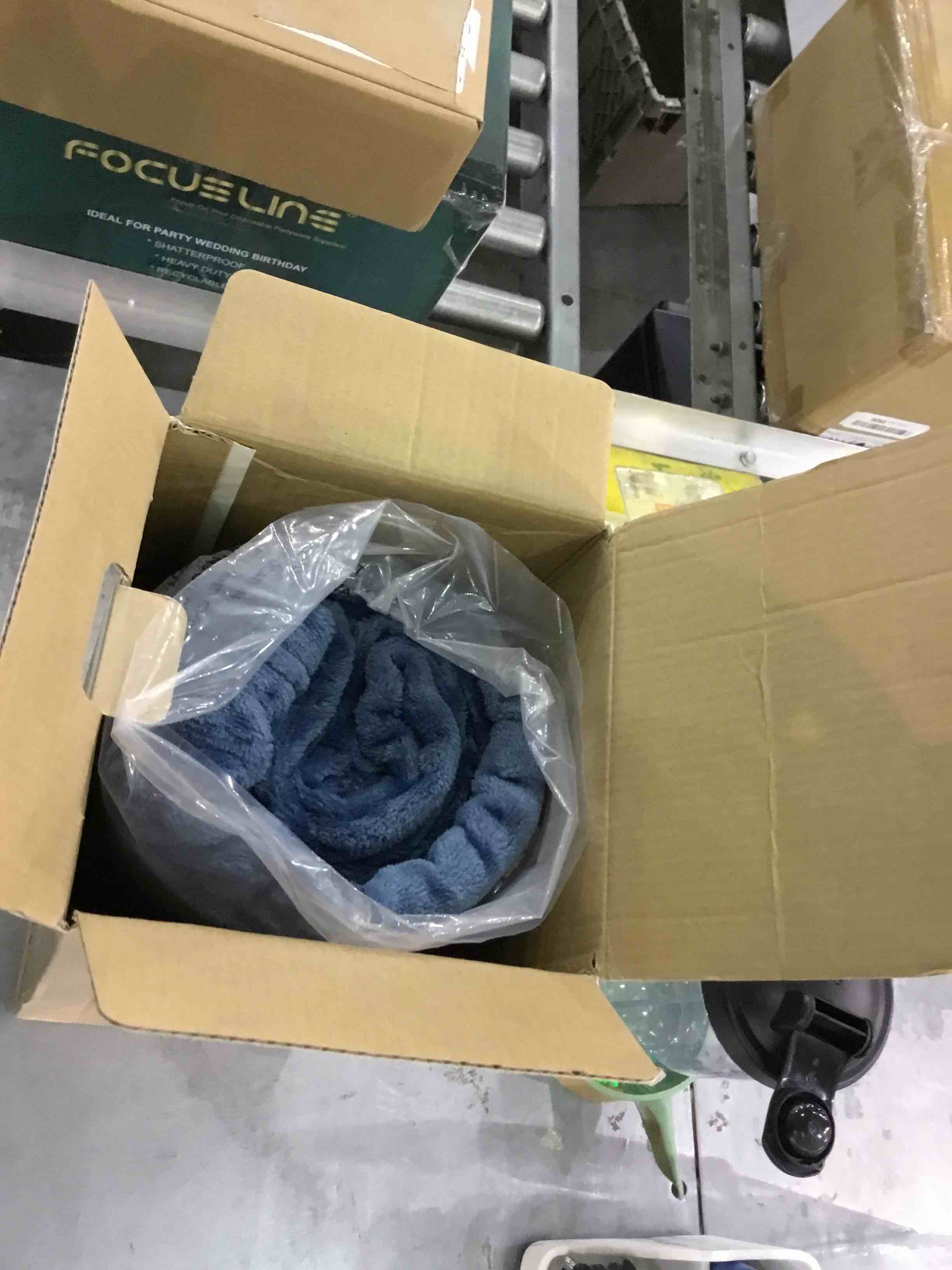 https://s3.amazonaws.com/lotting-images-prod/bidfta/EXS00828103_1700137826045.jpeg