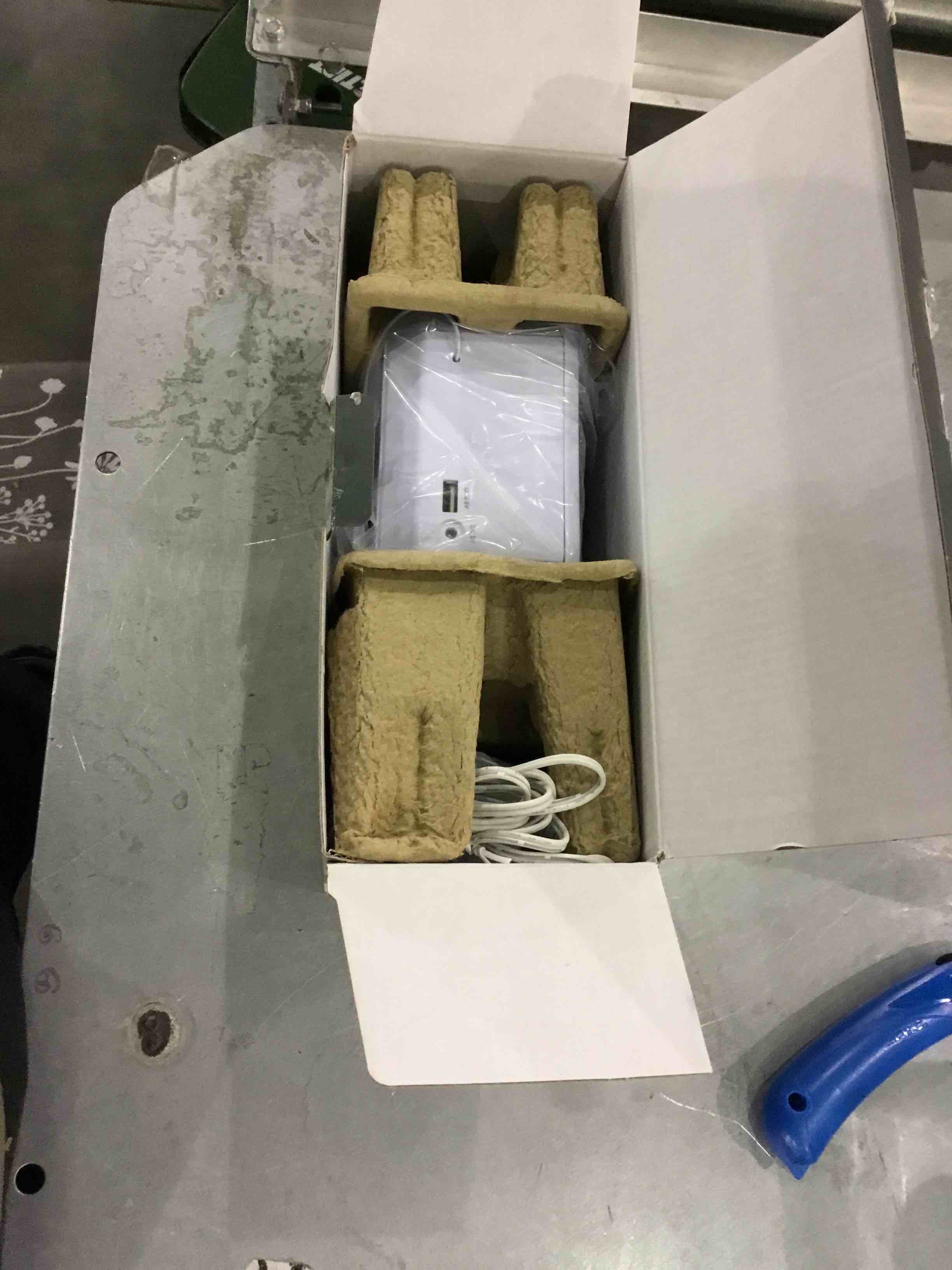 https://s3.amazonaws.com/lotting-images-prod/bidfta/EXS00828113_1700139173537.jpeg