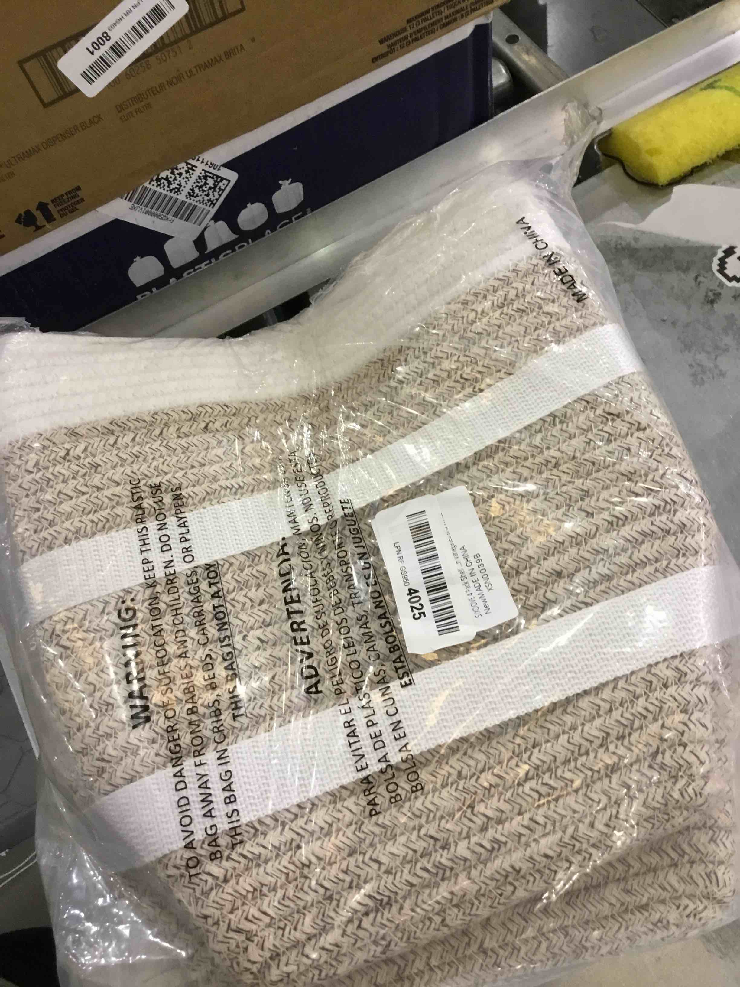 https://s3.amazonaws.com/lotting-images-prod/bidfta/EXS00828208_1700149637337.jpeg
