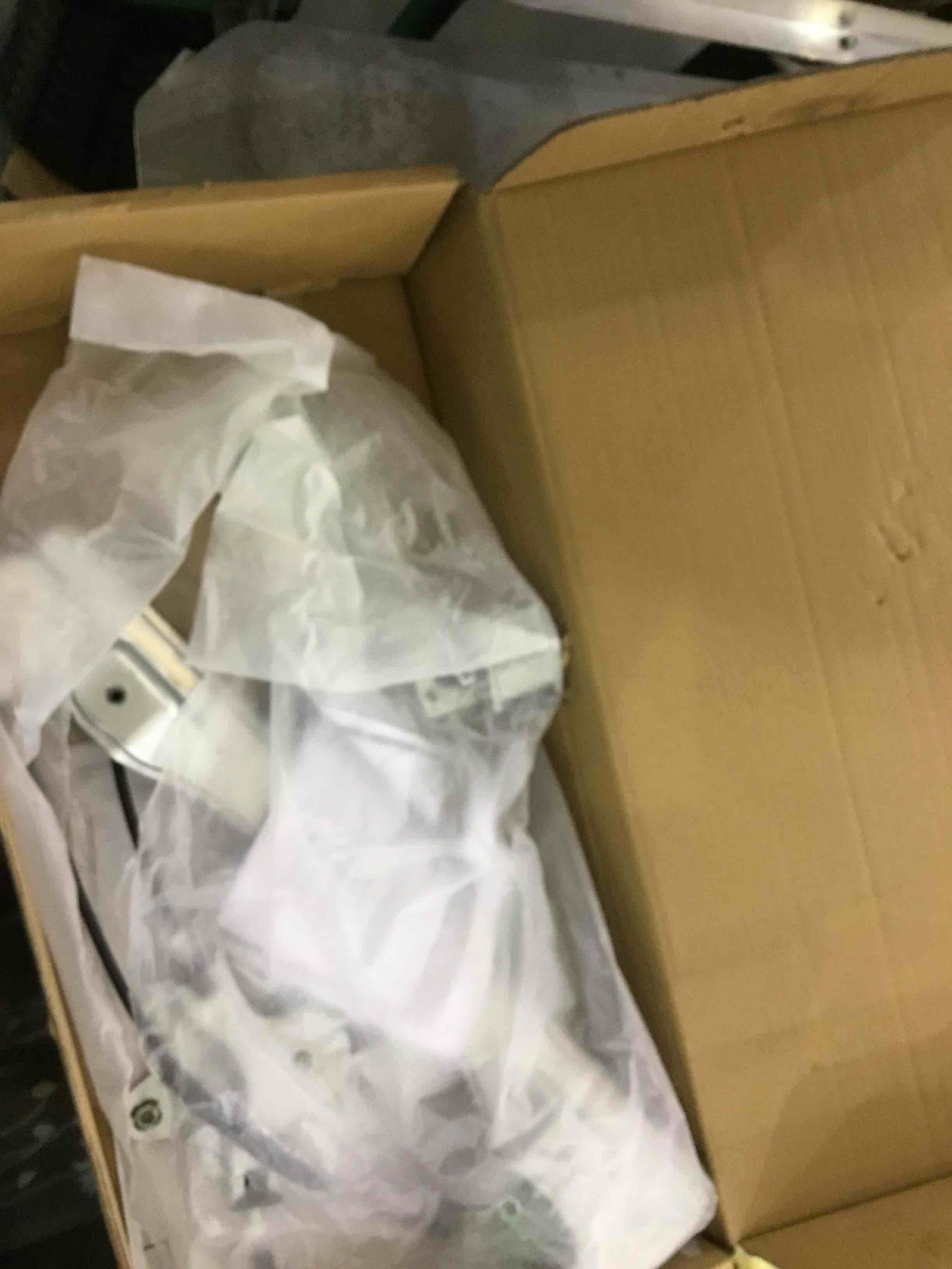 https://s3.amazonaws.com/lotting-images-prod/bidfta/EXS00828259_1700153374099.jpeg
