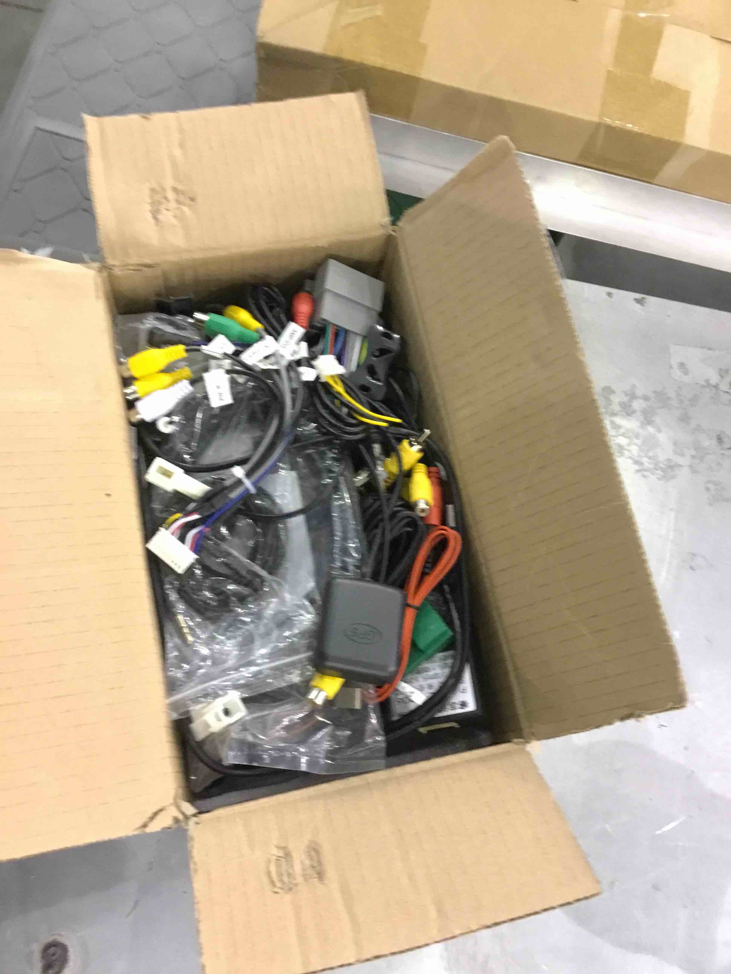 https://s3.amazonaws.com/lotting-images-prod/bidfta/EXS00828394_1700226960137.jpeg