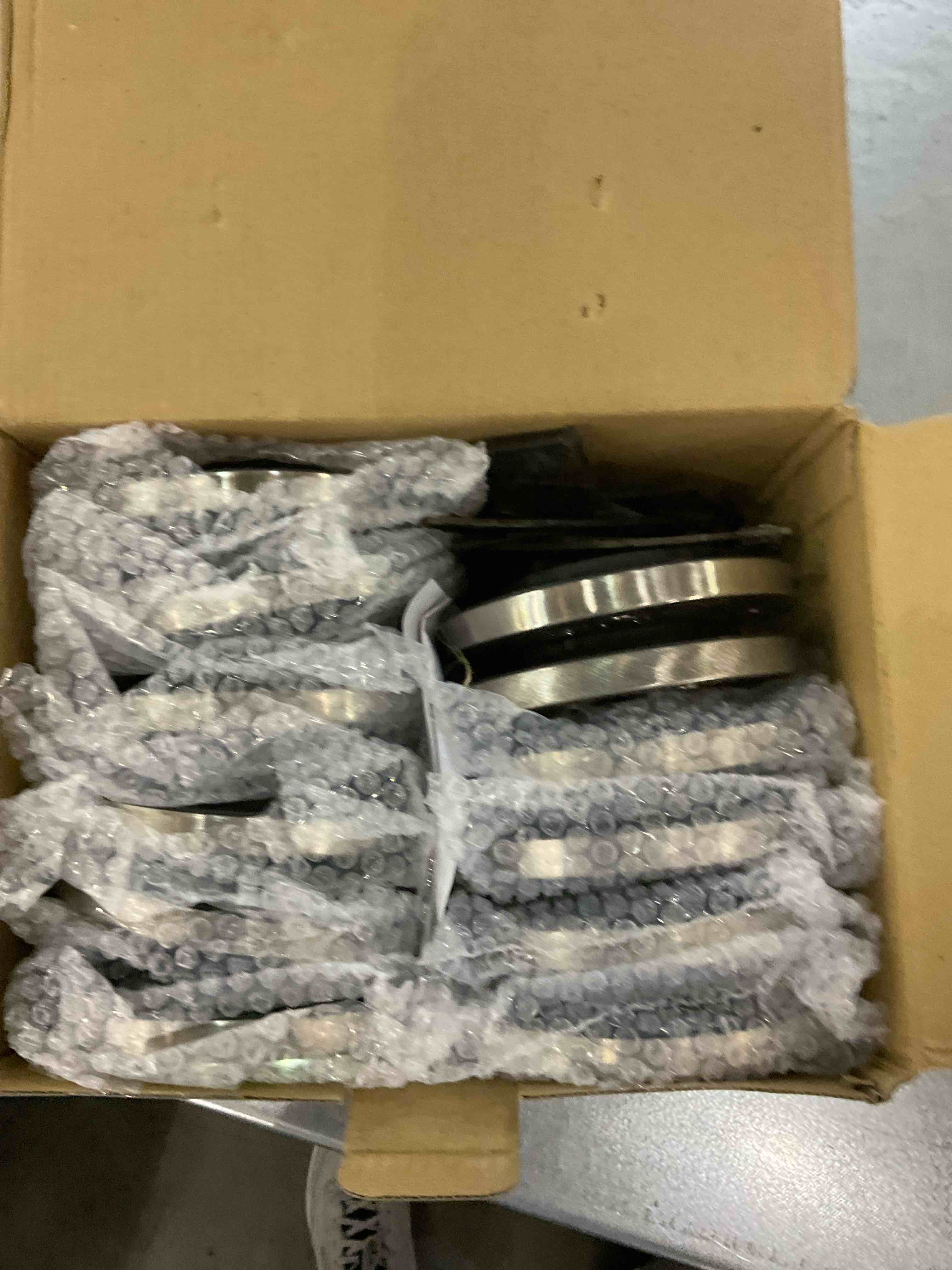https://s3.amazonaws.com/lotting-images-prod/bidfta/EXS00829214_1700239132627.jpeg