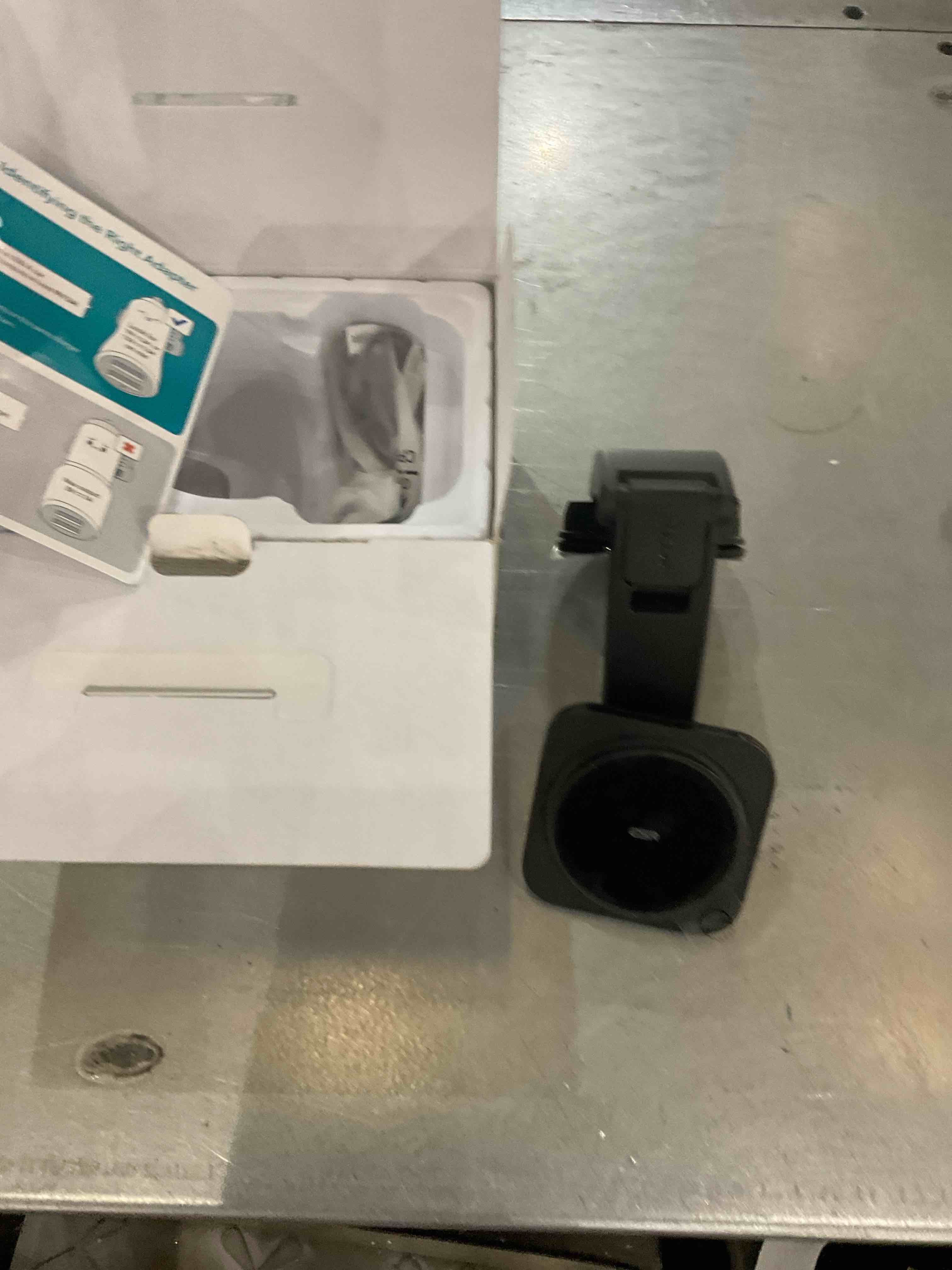 https://s3.amazonaws.com/lotting-images-prod/bidfta/EXS00829369_1700497528504.jpeg