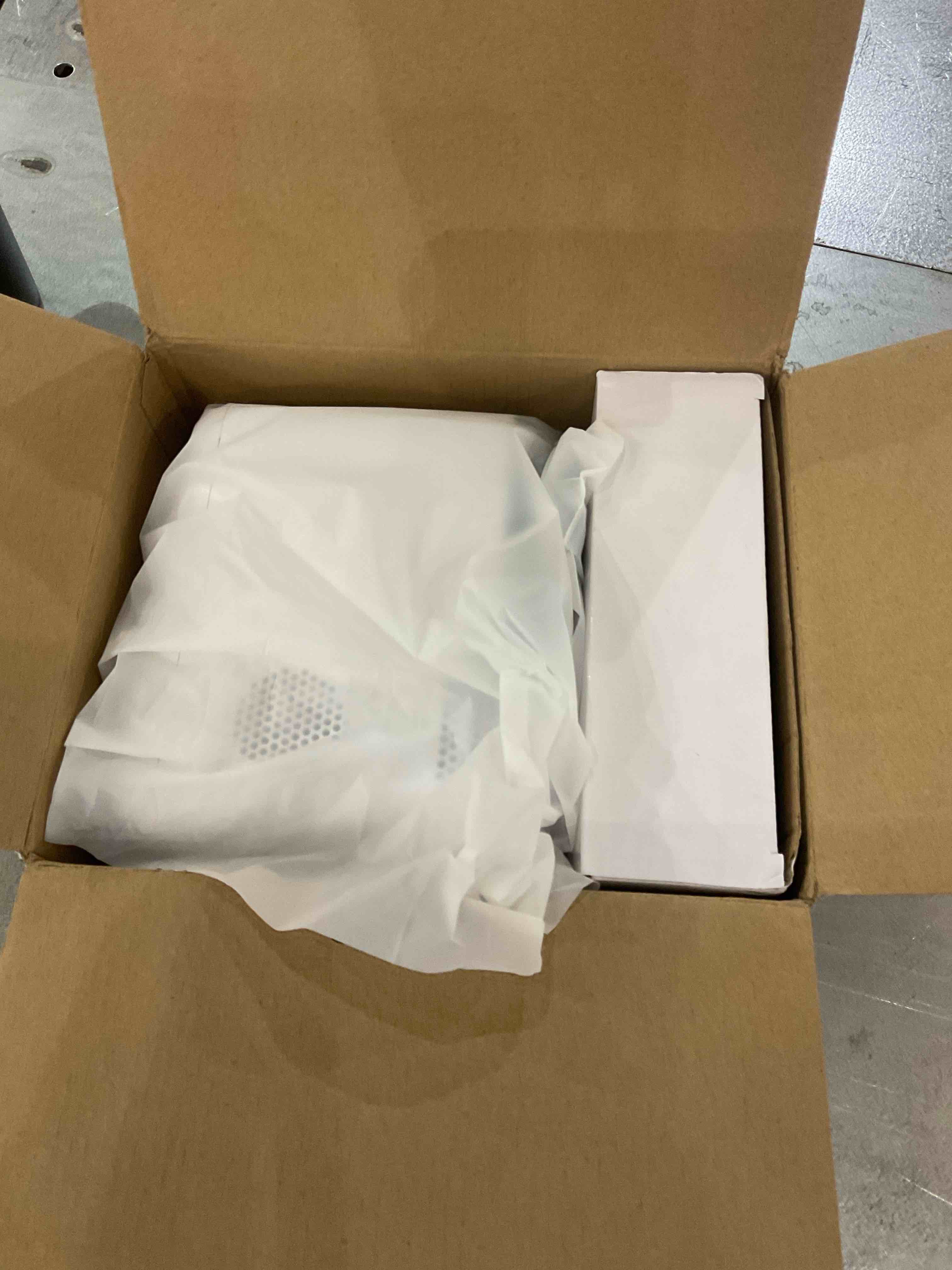 https://s3.amazonaws.com/lotting-images-prod/bidfta/EXS00829439_1700511658741.jpeg