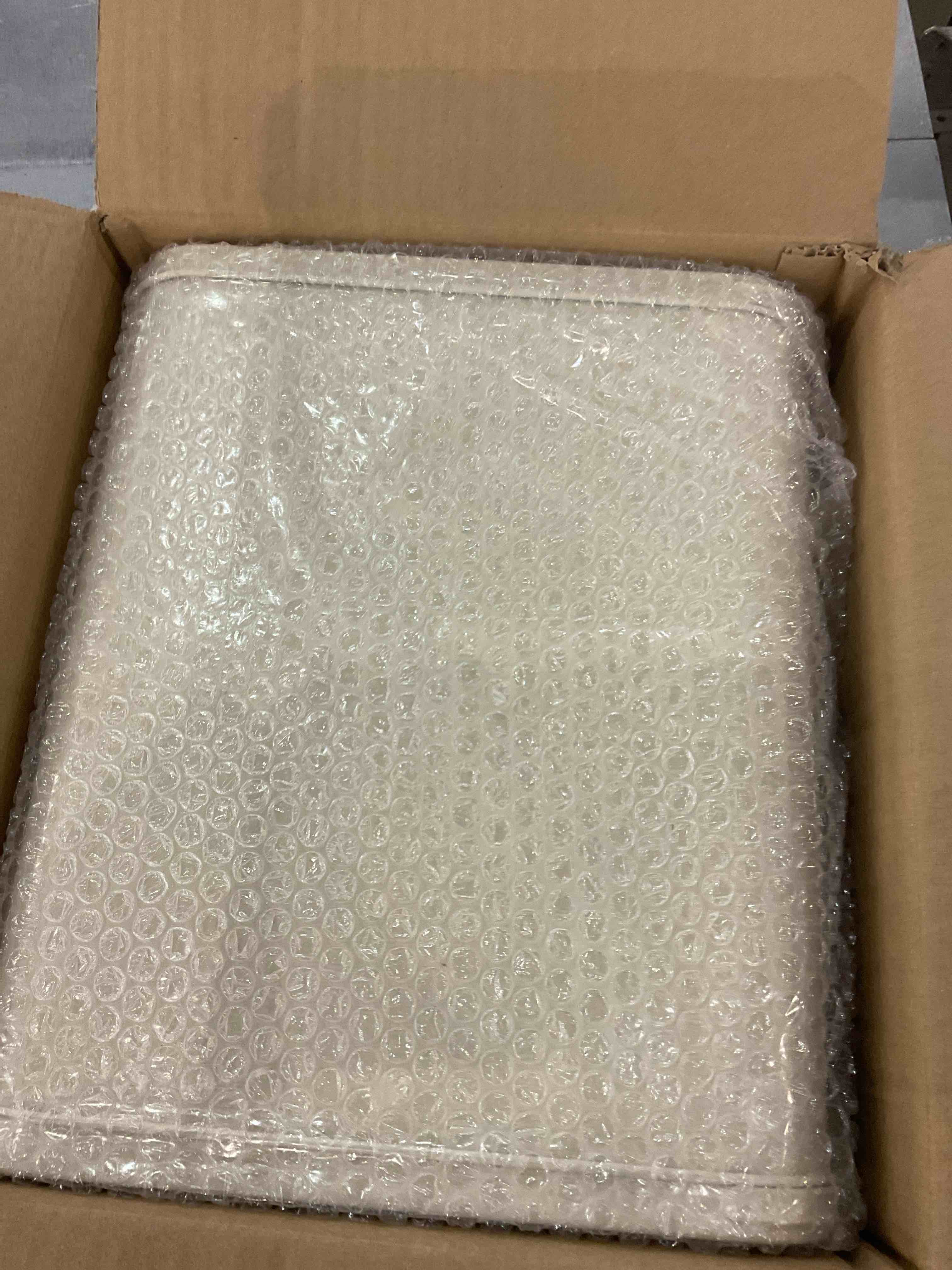 https://s3.amazonaws.com/lotting-images-prod/bidfta/EXS00829474_1700573773646.jpeg