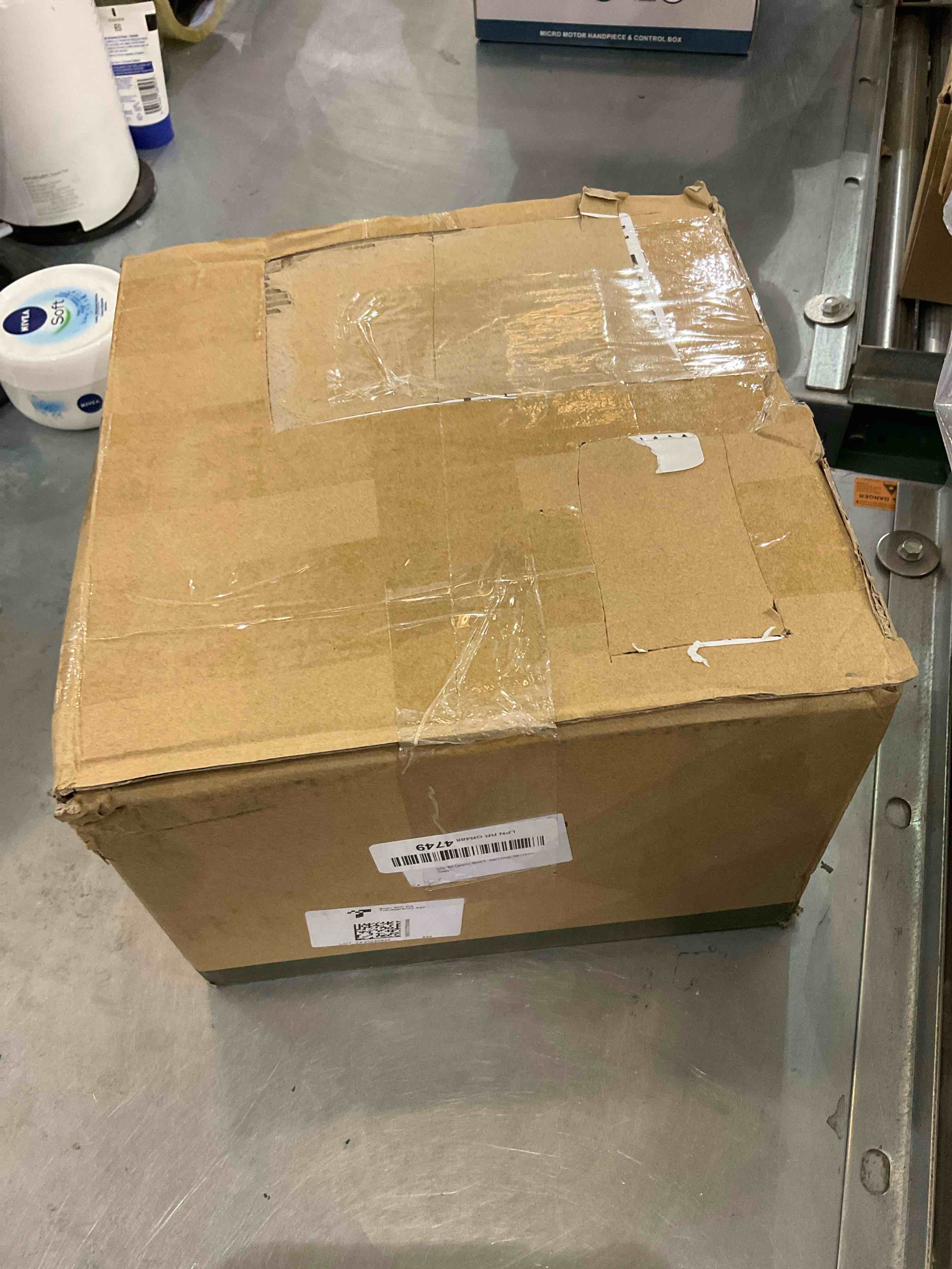 https://s3.amazonaws.com/lotting-images-prod/bidfta/EXS00829528_1699638927124.jpeg