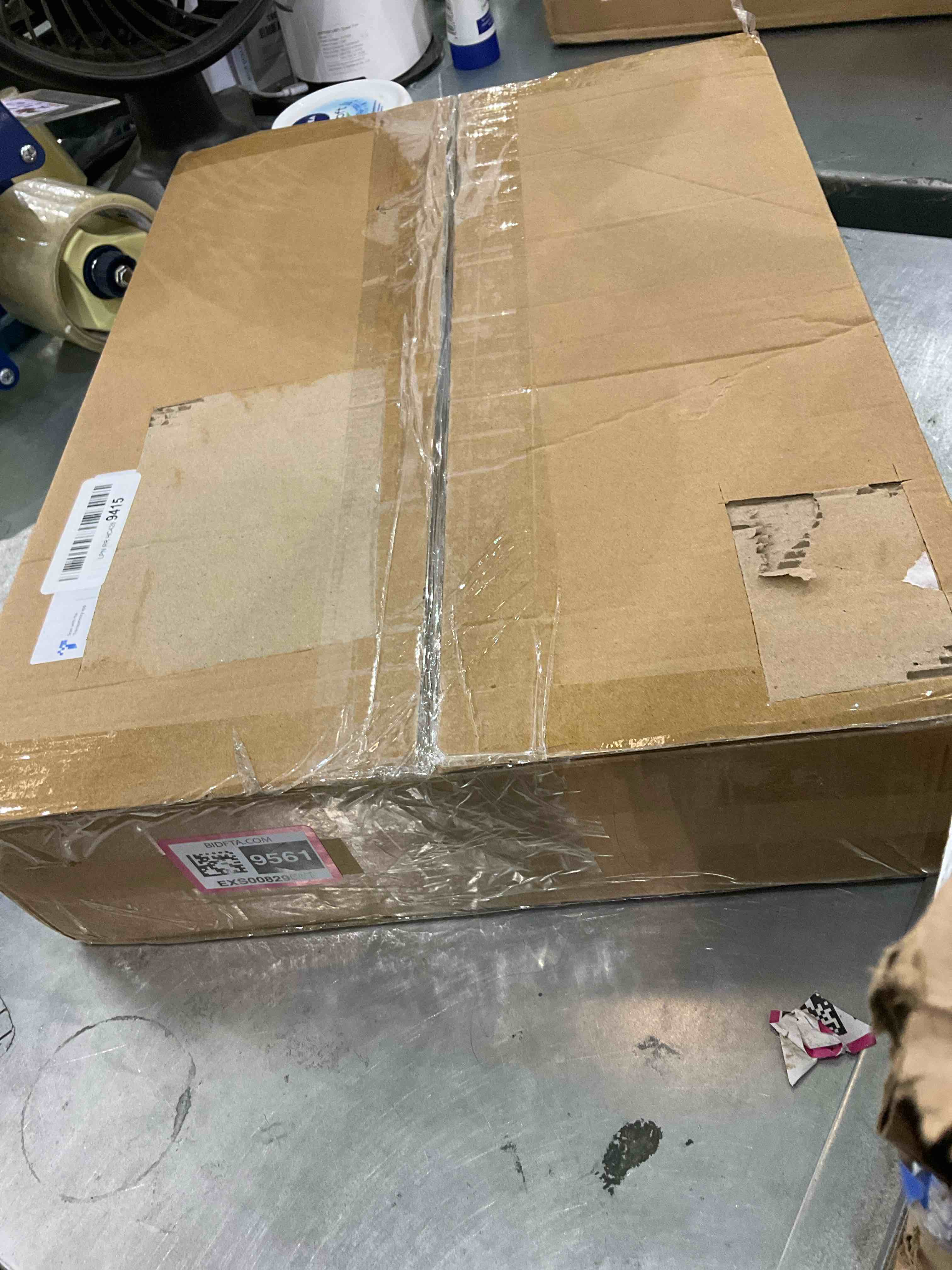 https://s3.amazonaws.com/lotting-images-prod/bidfta/EXS00829562_1699645647297.jpeg