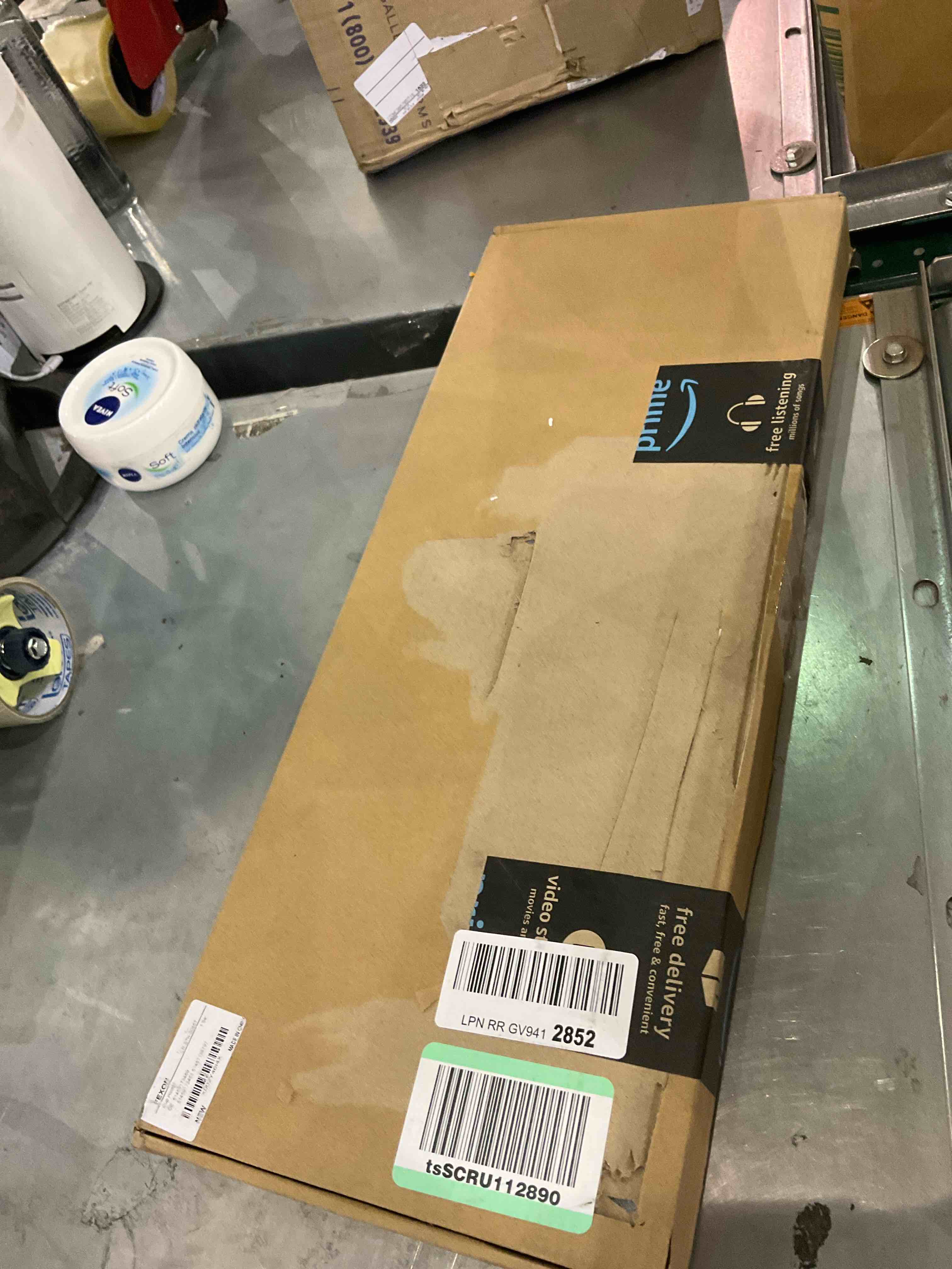 https://s3.amazonaws.com/lotting-images-prod/bidfta/EXS00829783_1699964023388.jpeg