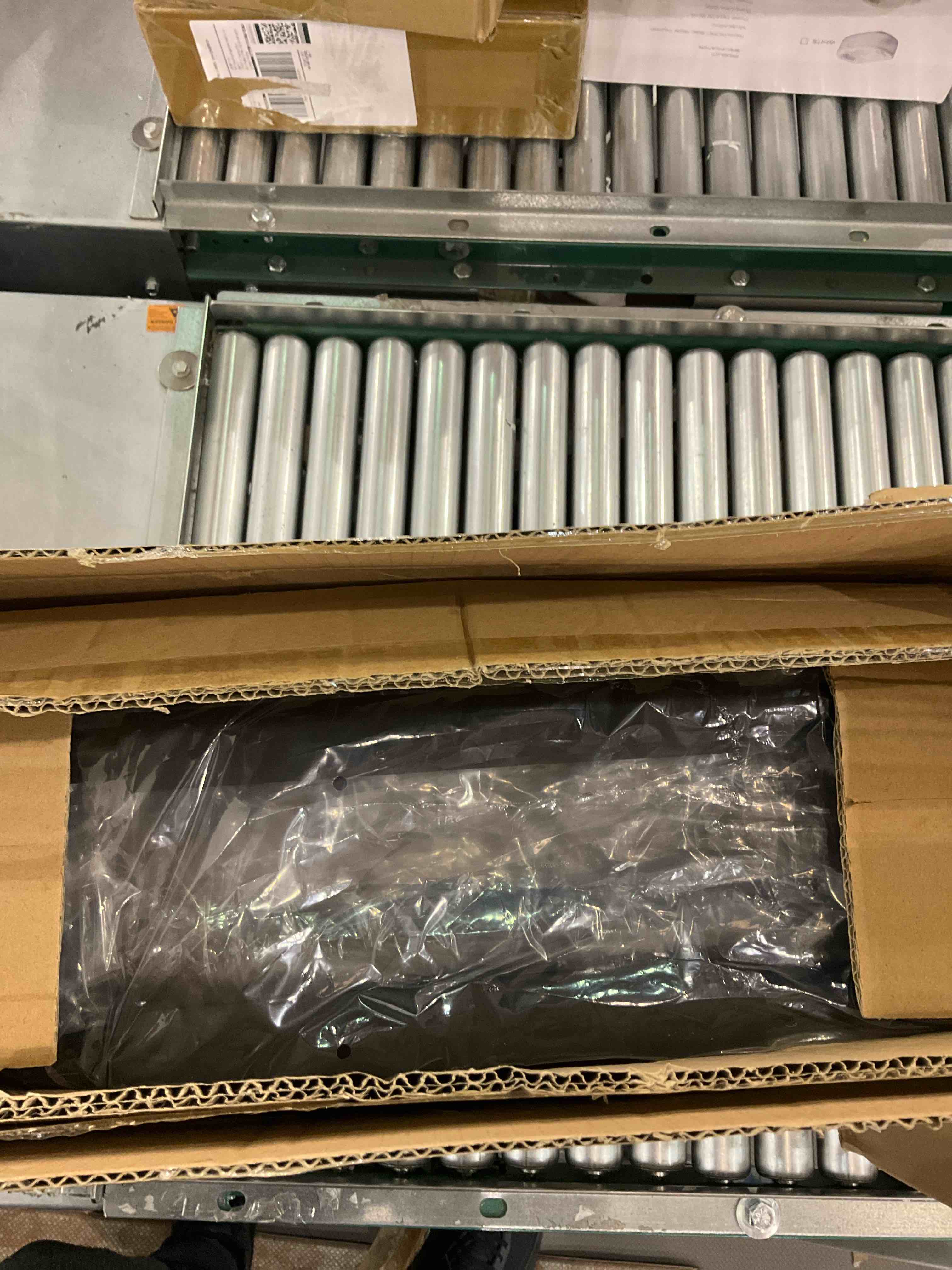 https://s3.amazonaws.com/lotting-images-prod/bidfta/EXS00829814_1699969357045.jpeg