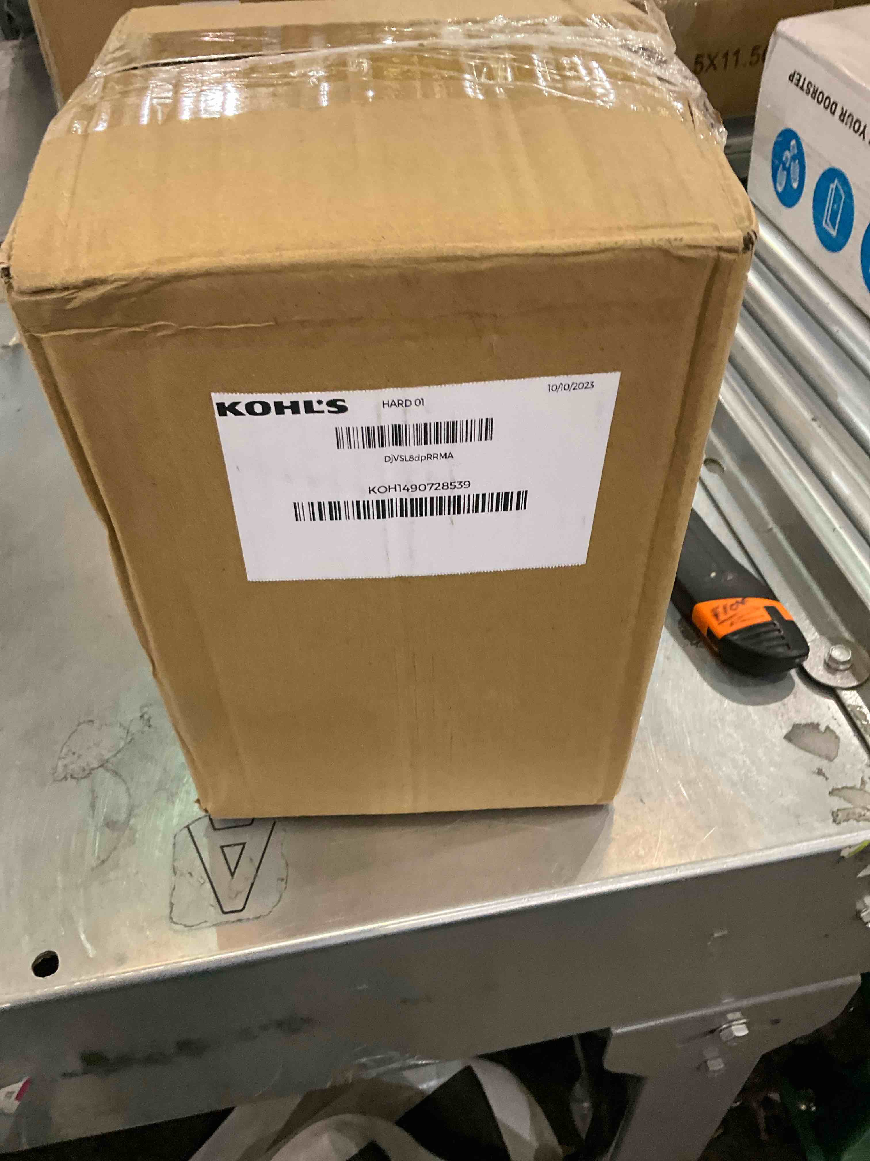 https://s3.amazonaws.com/lotting-images-prod/bidfta/EXS00829869_1699979753338.jpeg