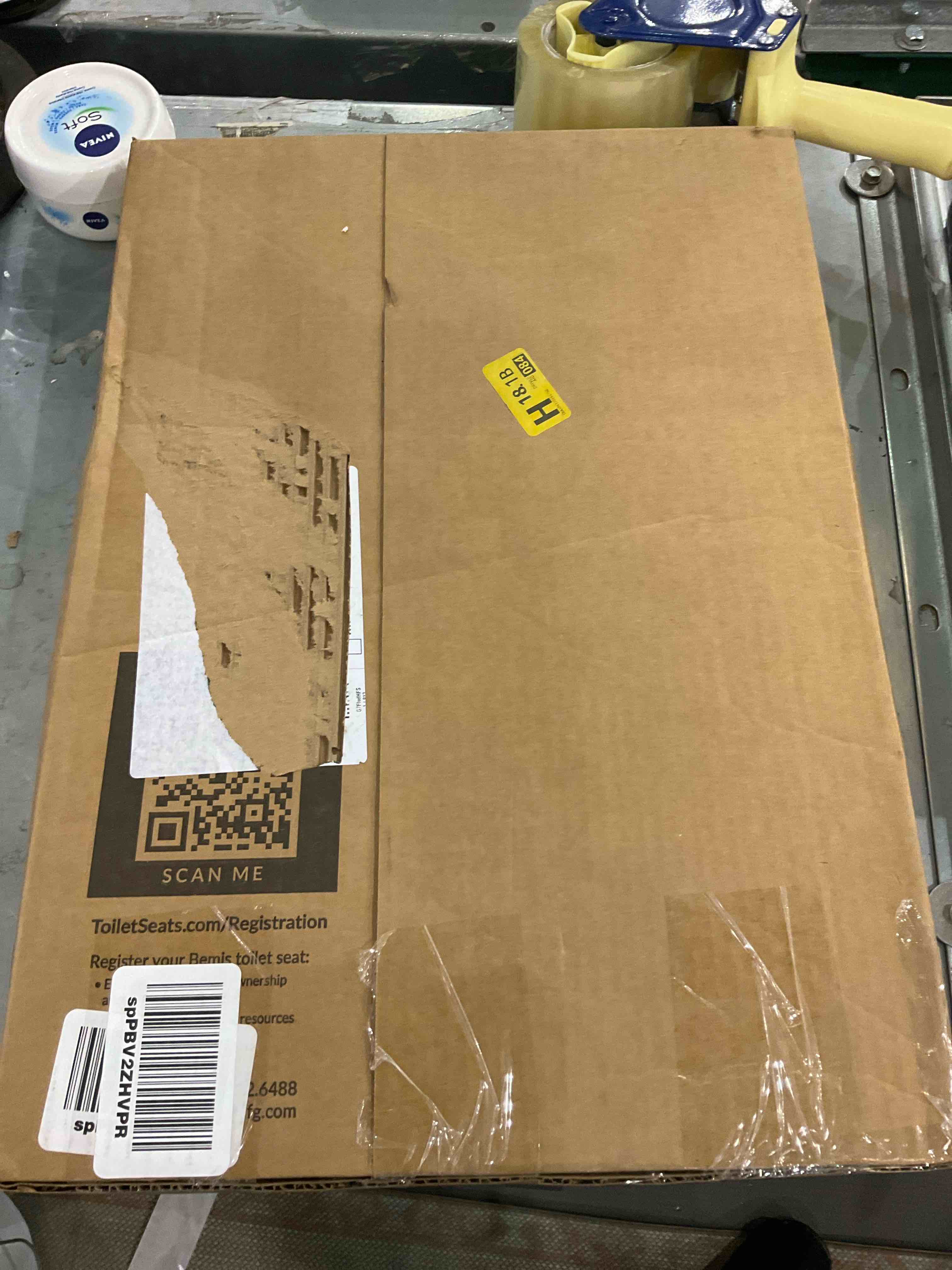 https://s3.amazonaws.com/lotting-images-prod/bidfta/EXS00829872_1699980357210.jpeg