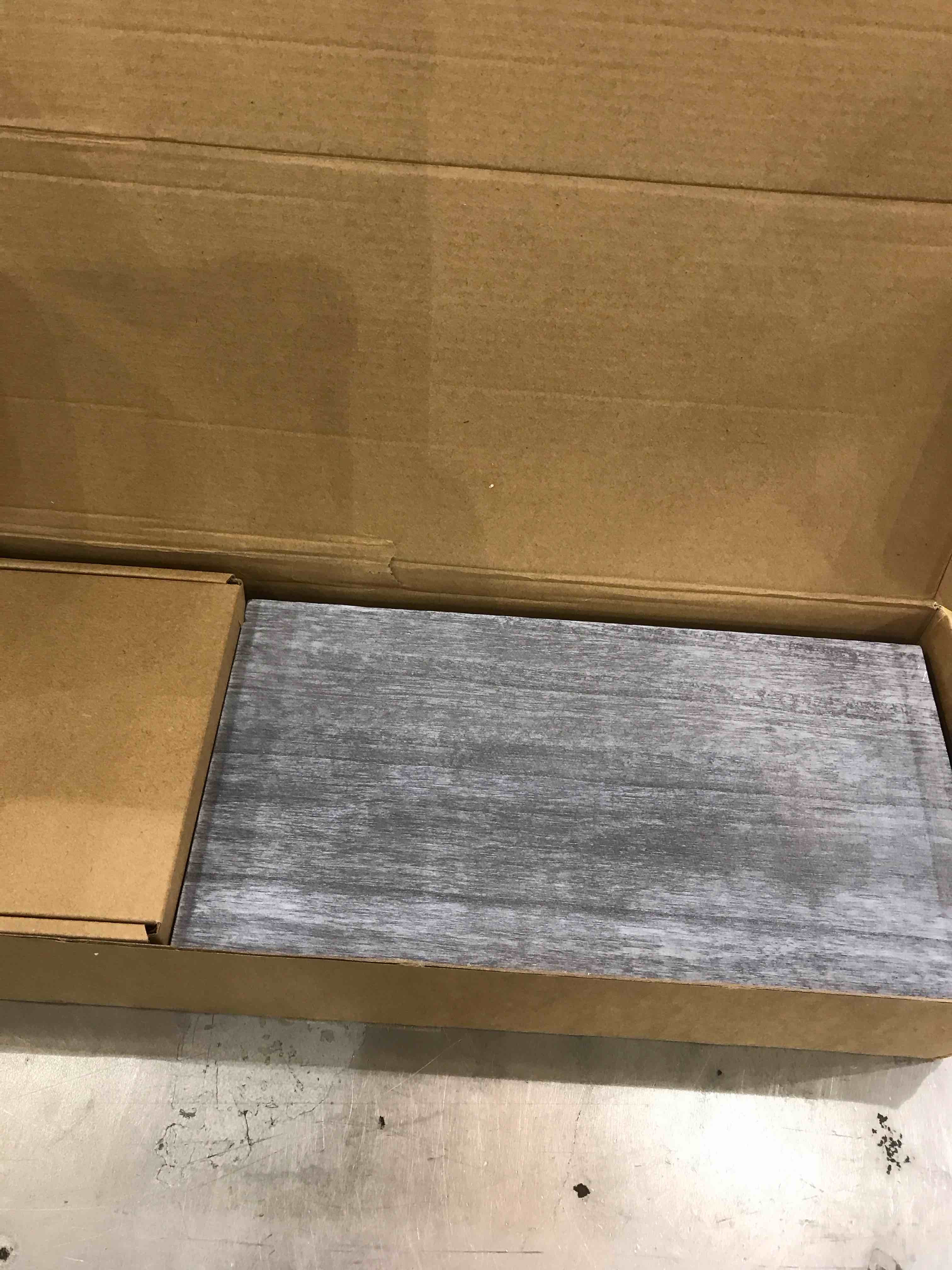 https://s3.amazonaws.com/lotting-images-prod/bidfta/EXS00830218_1698938905325.jpeg