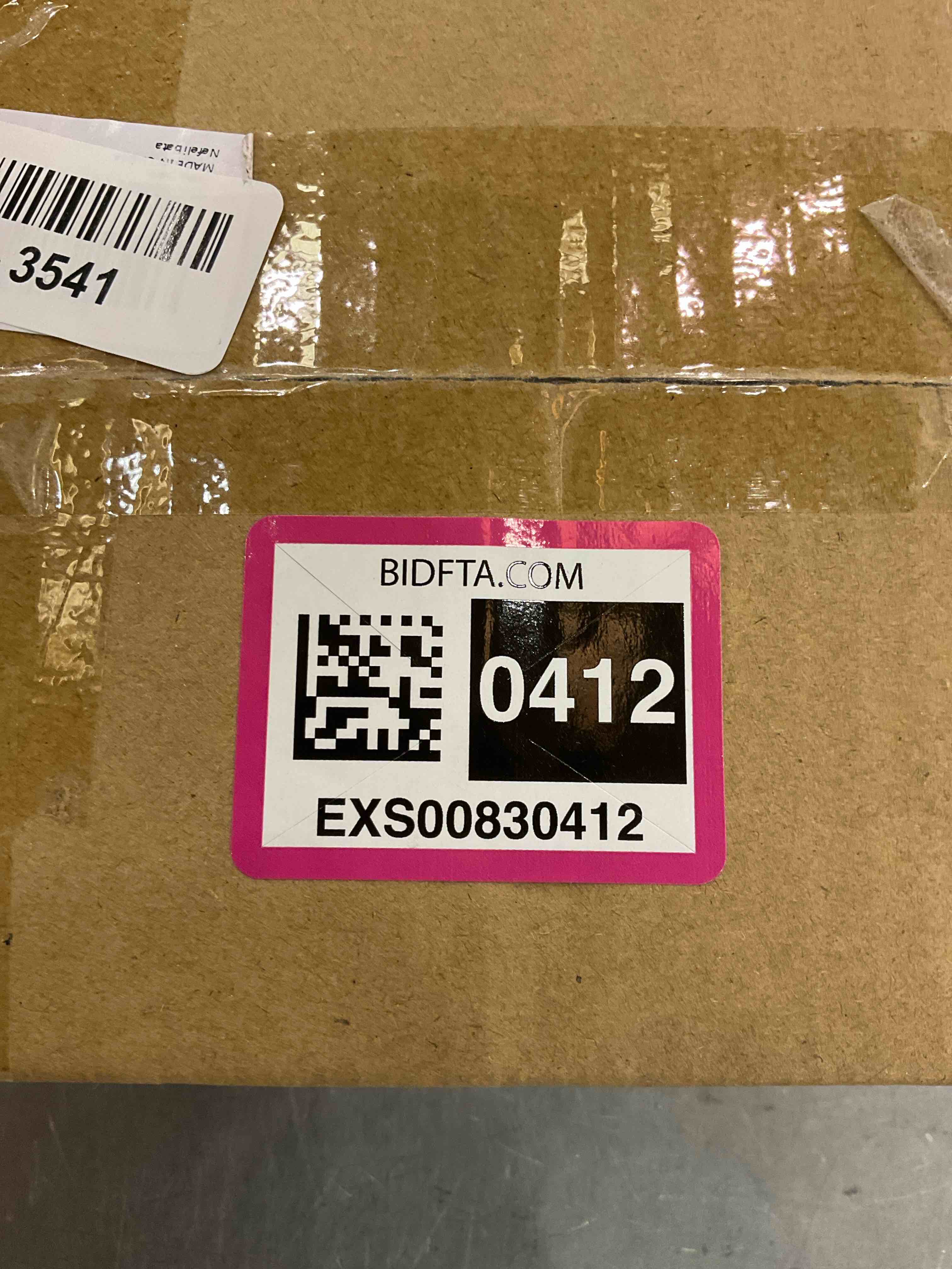 https://s3.amazonaws.com/lotting-images-prod/bidfta/EXS00830412_1699022376461.jpeg