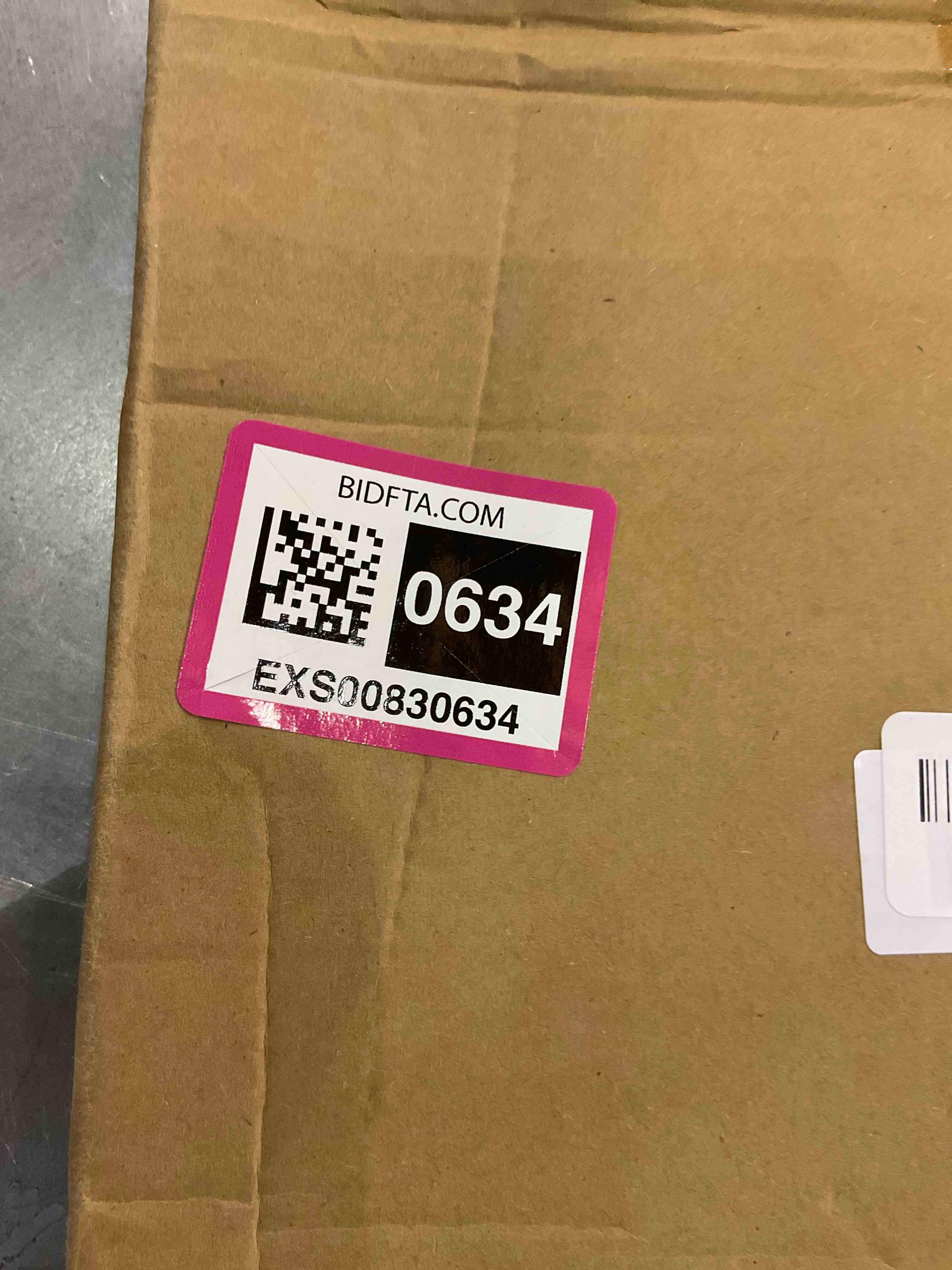 https://s3.amazonaws.com/lotting-images-prod/bidfta/EXS00830634_1699276629468.jpeg