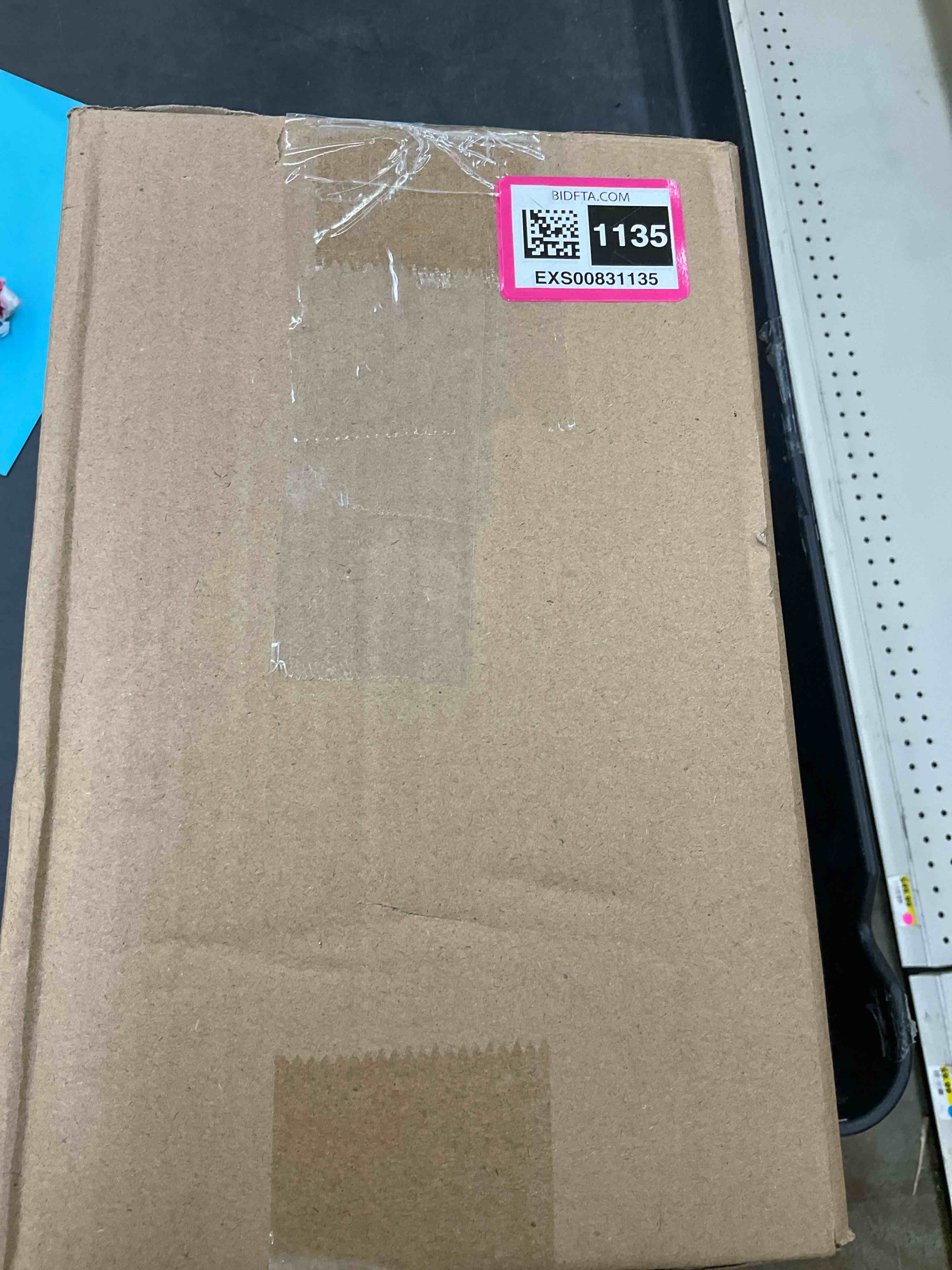 https://s3.amazonaws.com/lotting-images-prod/bidfta/EXS00831135_1700085323482.jpeg