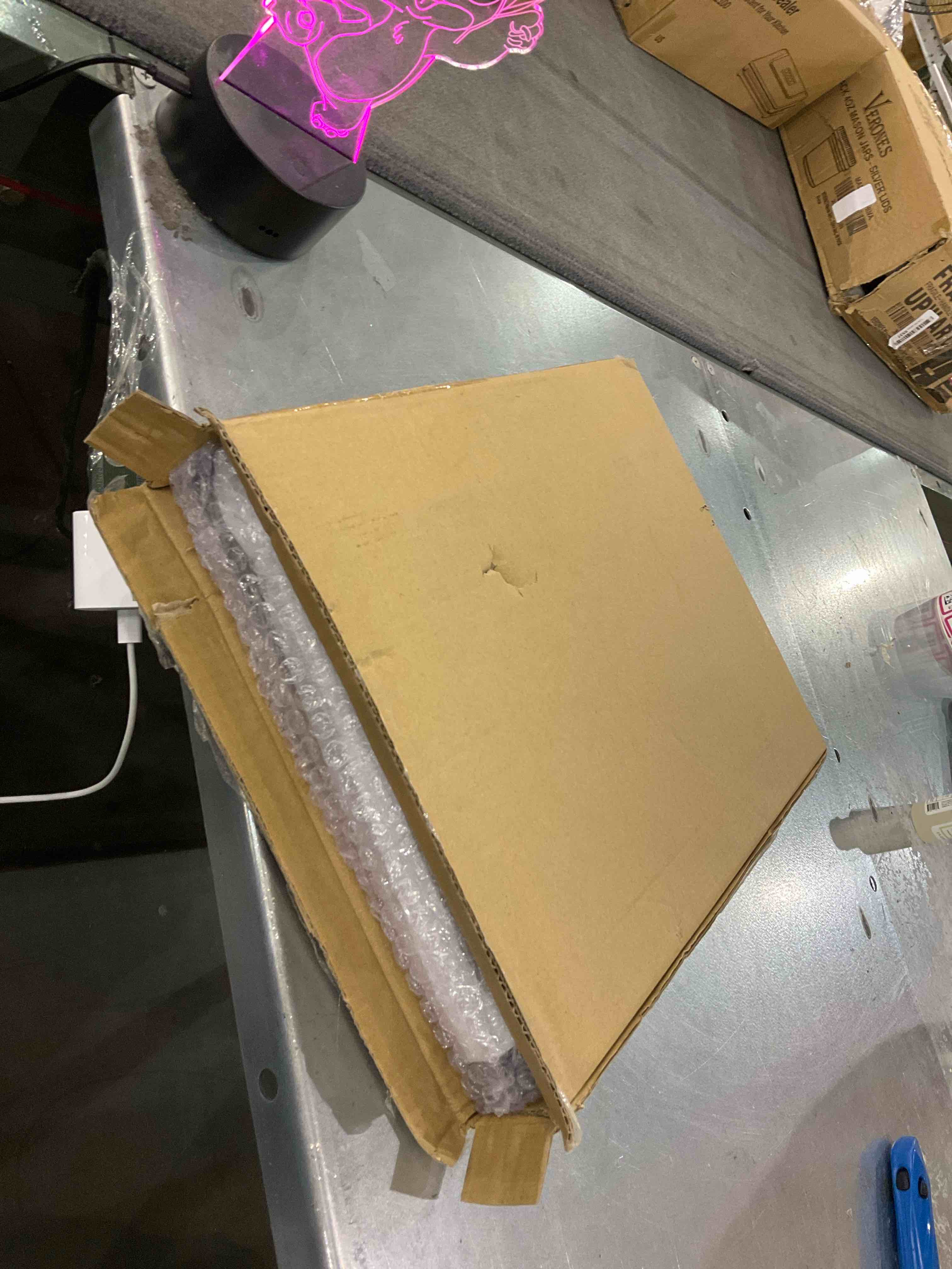 https://s3.amazonaws.com/lotting-images-prod/bidfta/EXS00831527_1698841835351.jpeg