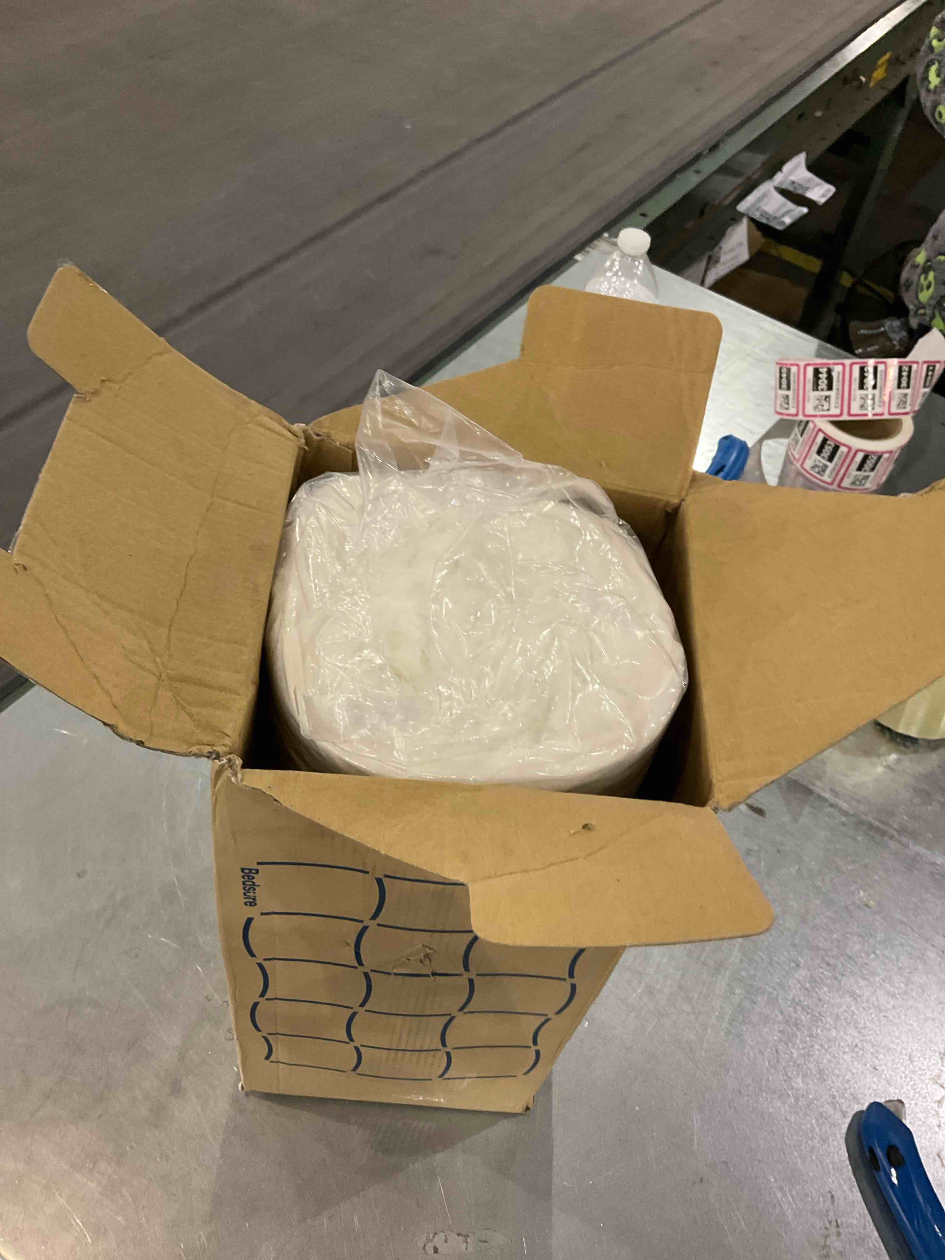 https://s3.amazonaws.com/lotting-images-prod/bidfta/EXS00831669_1698924192094.jpeg