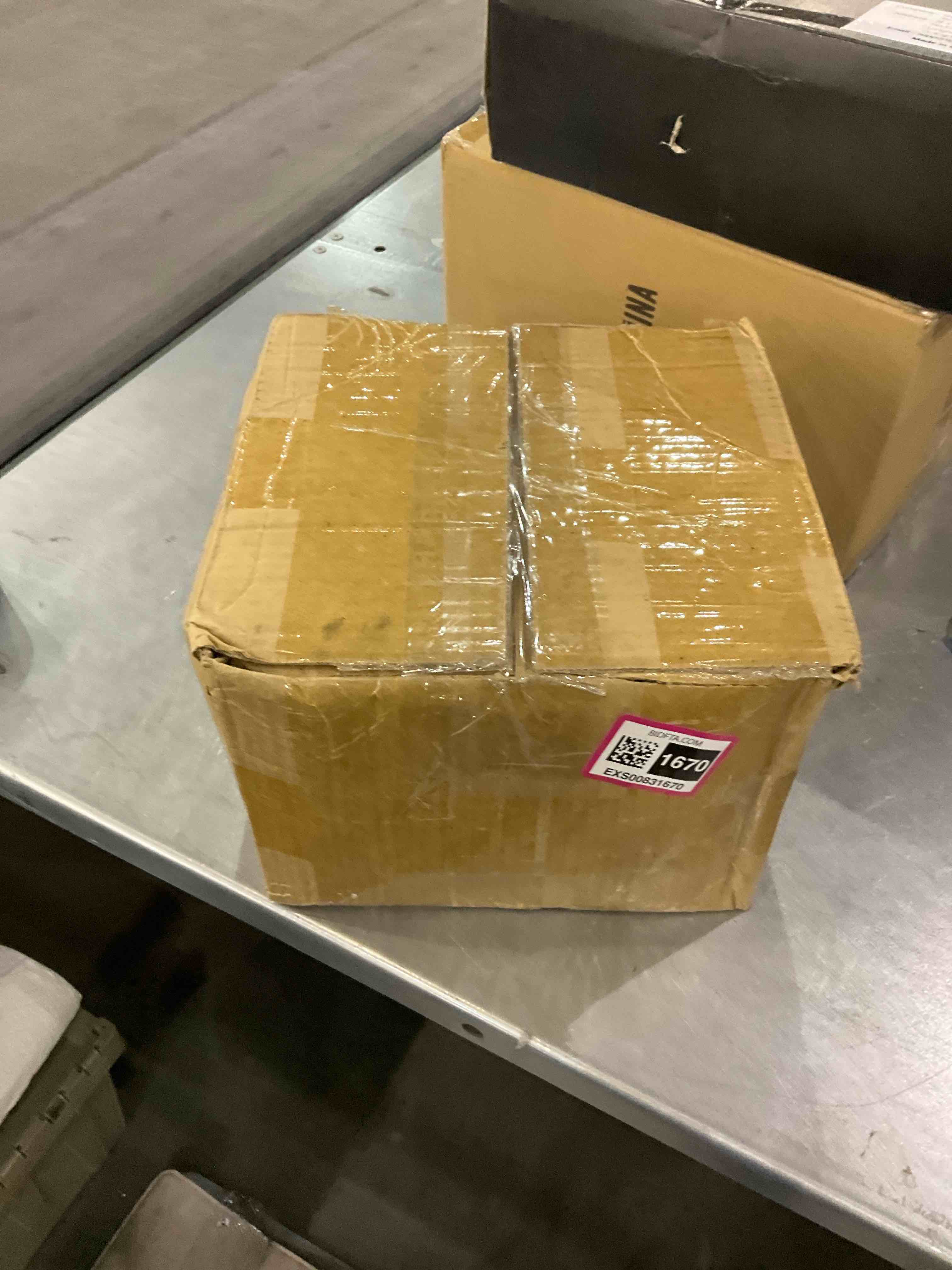 https://s3.amazonaws.com/lotting-images-prod/bidfta/EXS00831670_1698924308422.jpeg