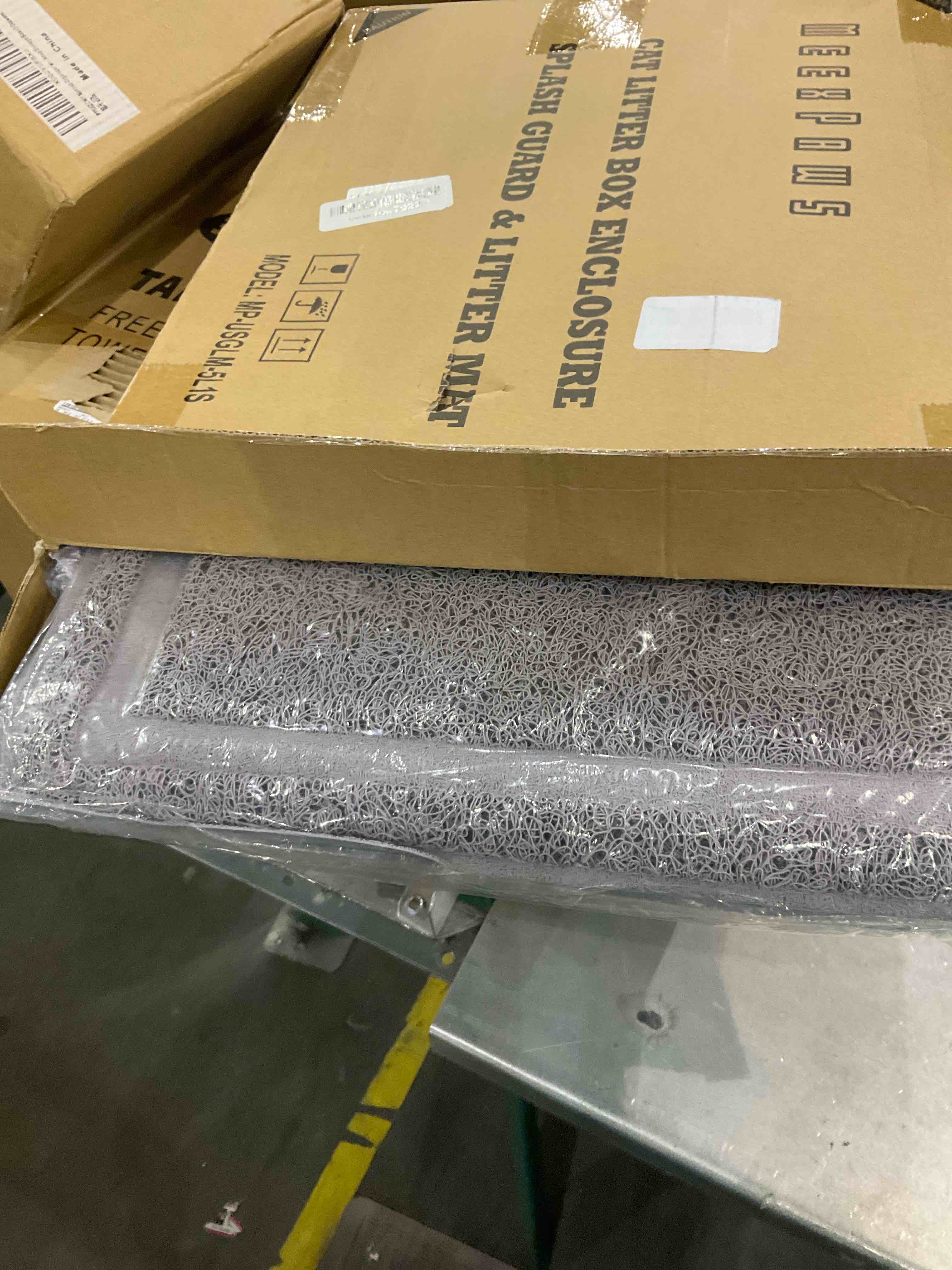 https://s3.amazonaws.com/lotting-images-prod/bidfta/EXS00833051_1698925785053.jpeg