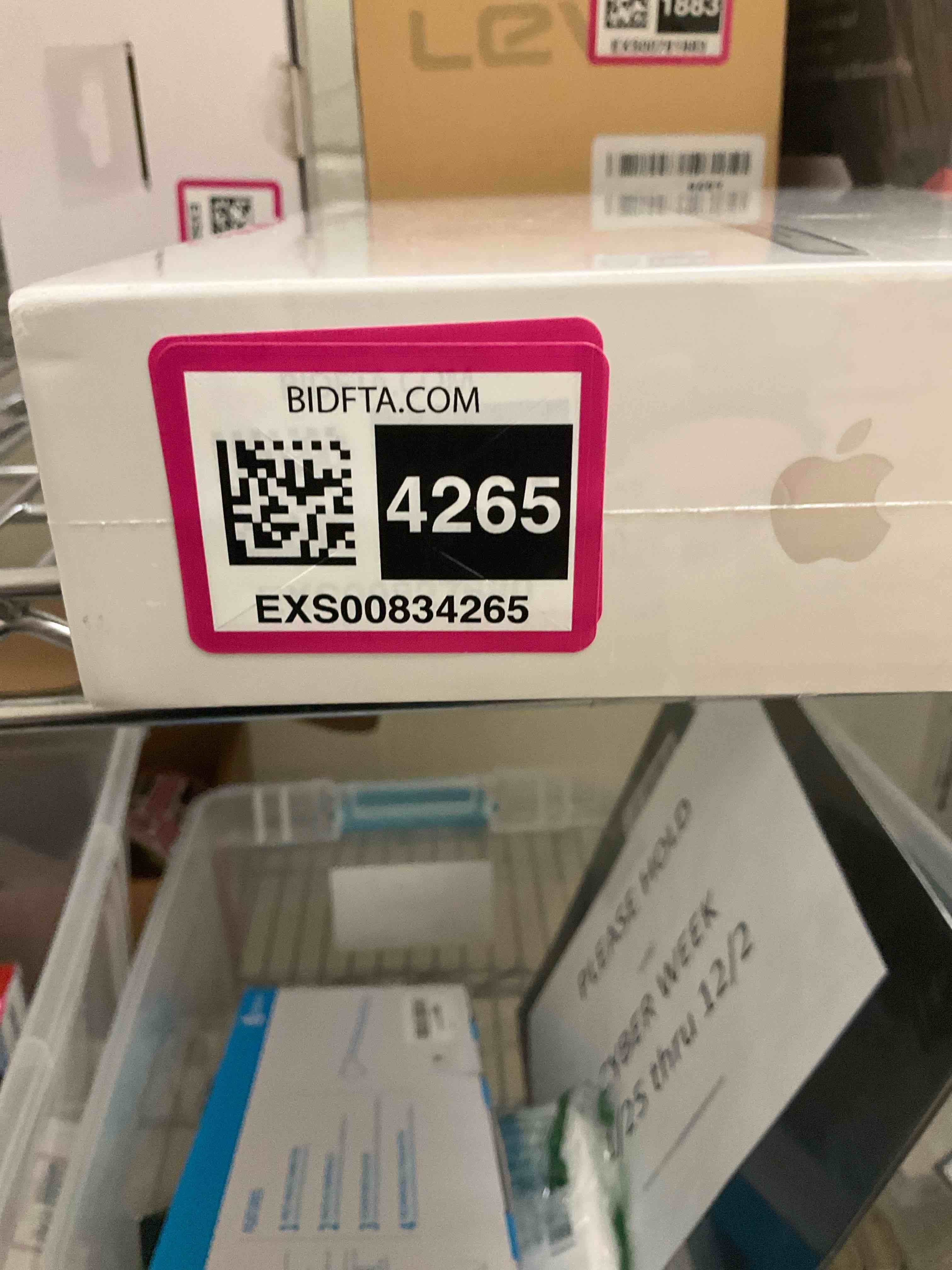 https://s3.amazonaws.com/lotting-images-prod/bidfta/EXS00834265_1702481301180.jpeg