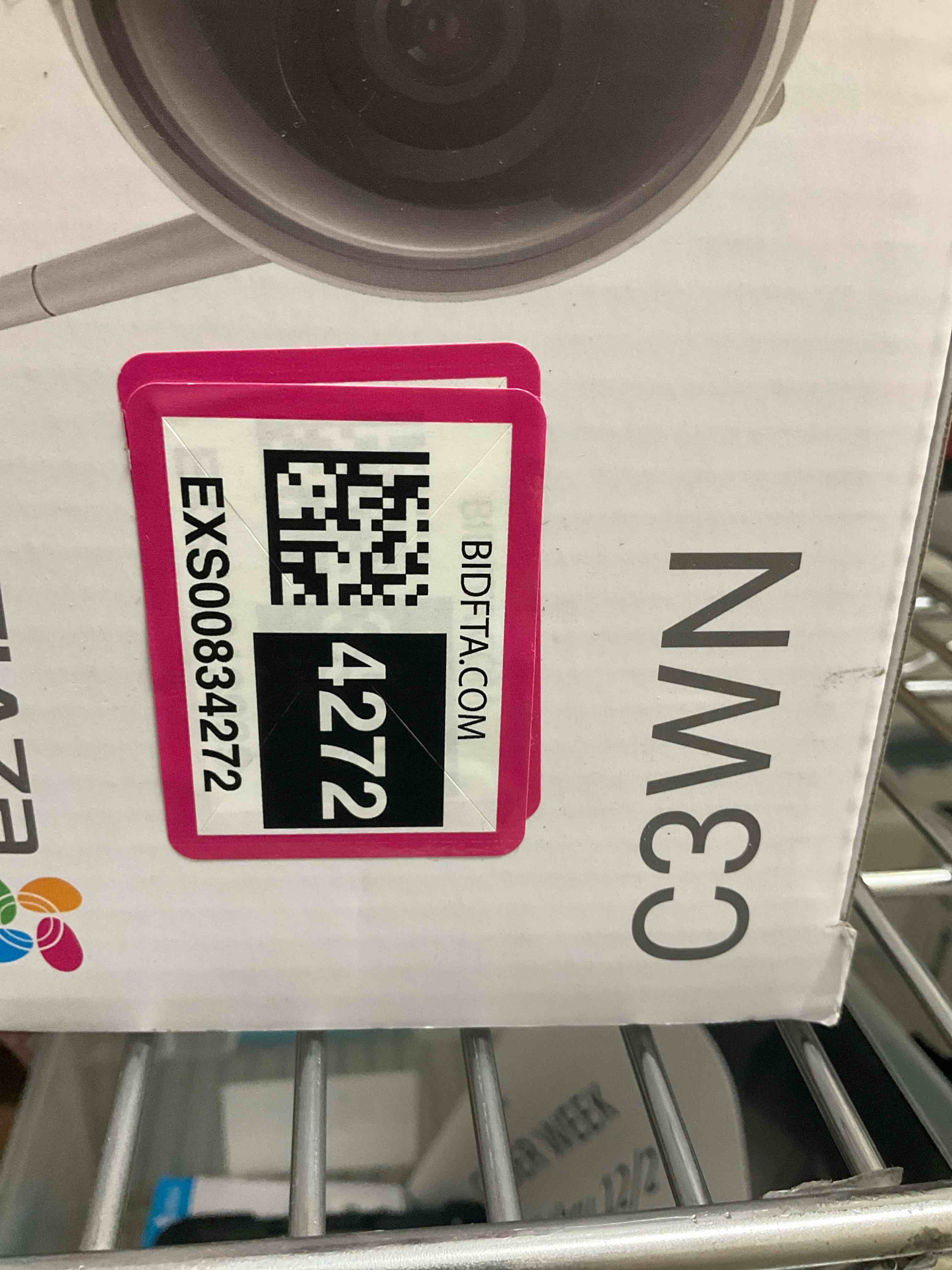 https://s3.amazonaws.com/lotting-images-prod/bidfta/EXS00834272_1702483048813.jpeg
