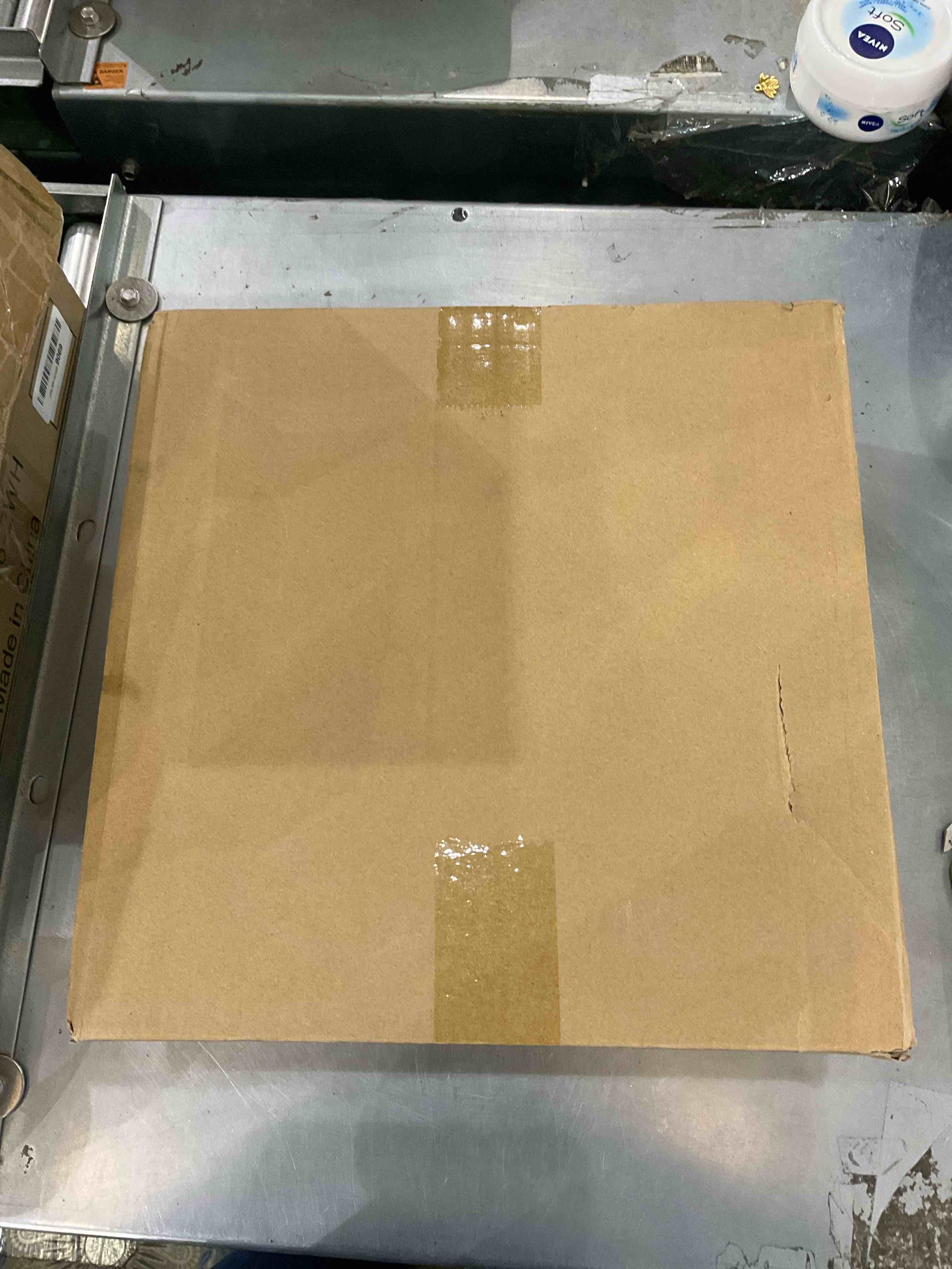 https://s3.amazonaws.com/lotting-images-prod/bidfta/EXS00835408_1699022148391.jpeg