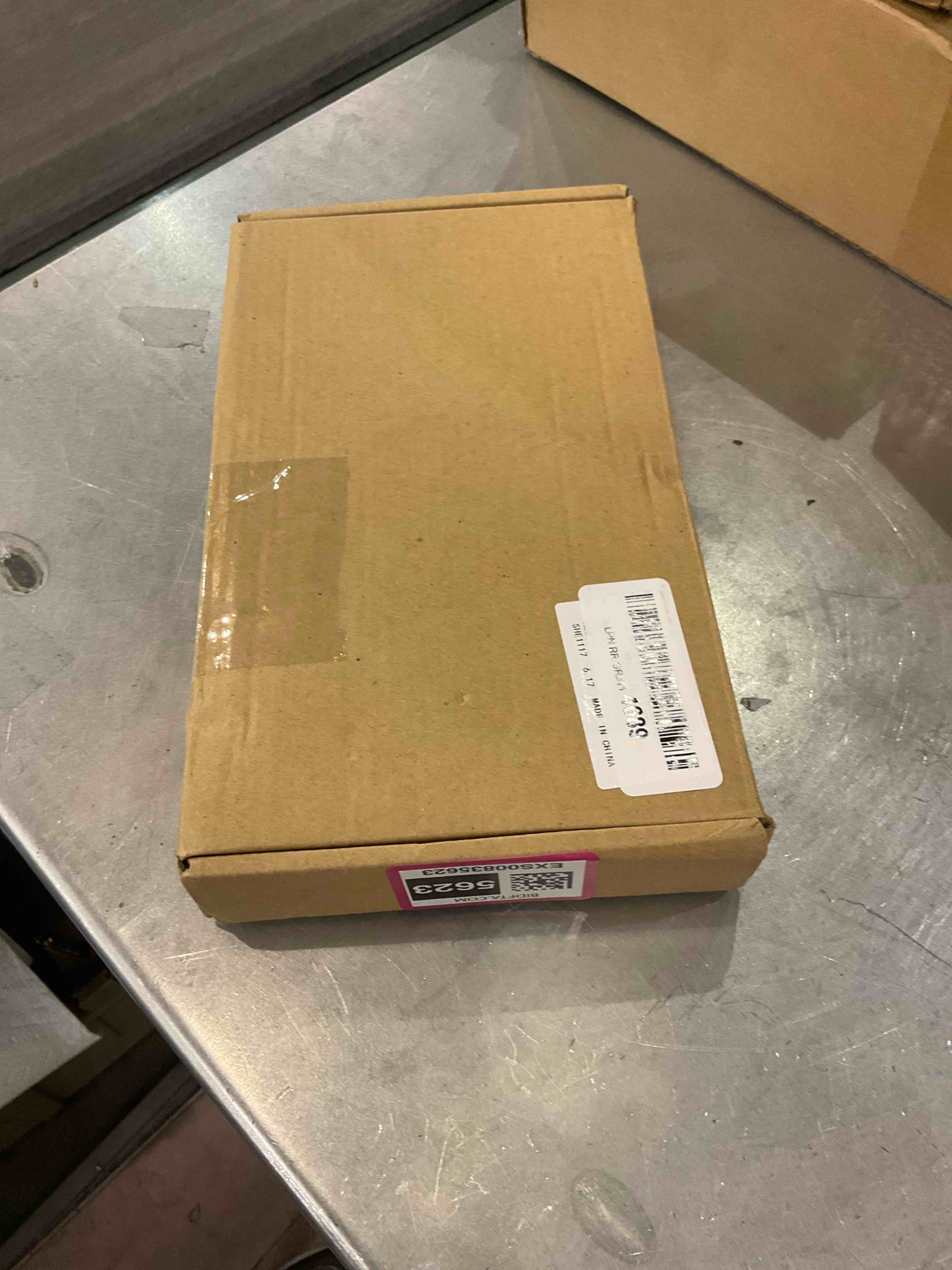 https://s3.amazonaws.com/lotting-images-prod/bidfta/EXS00835623_1699278689921.jpeg